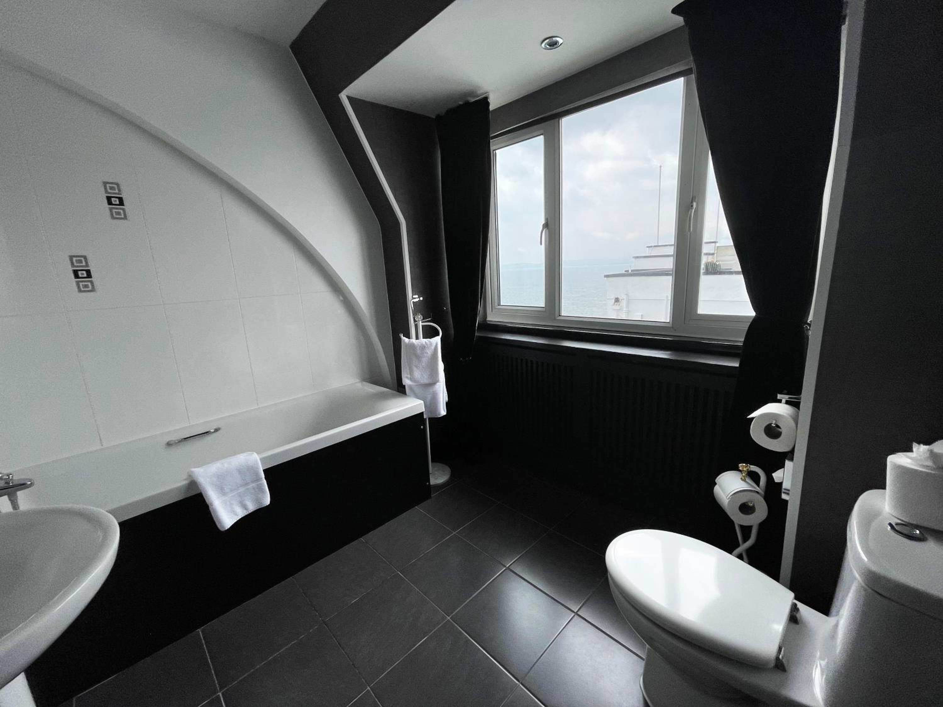 Standard Double Room - Photo 5