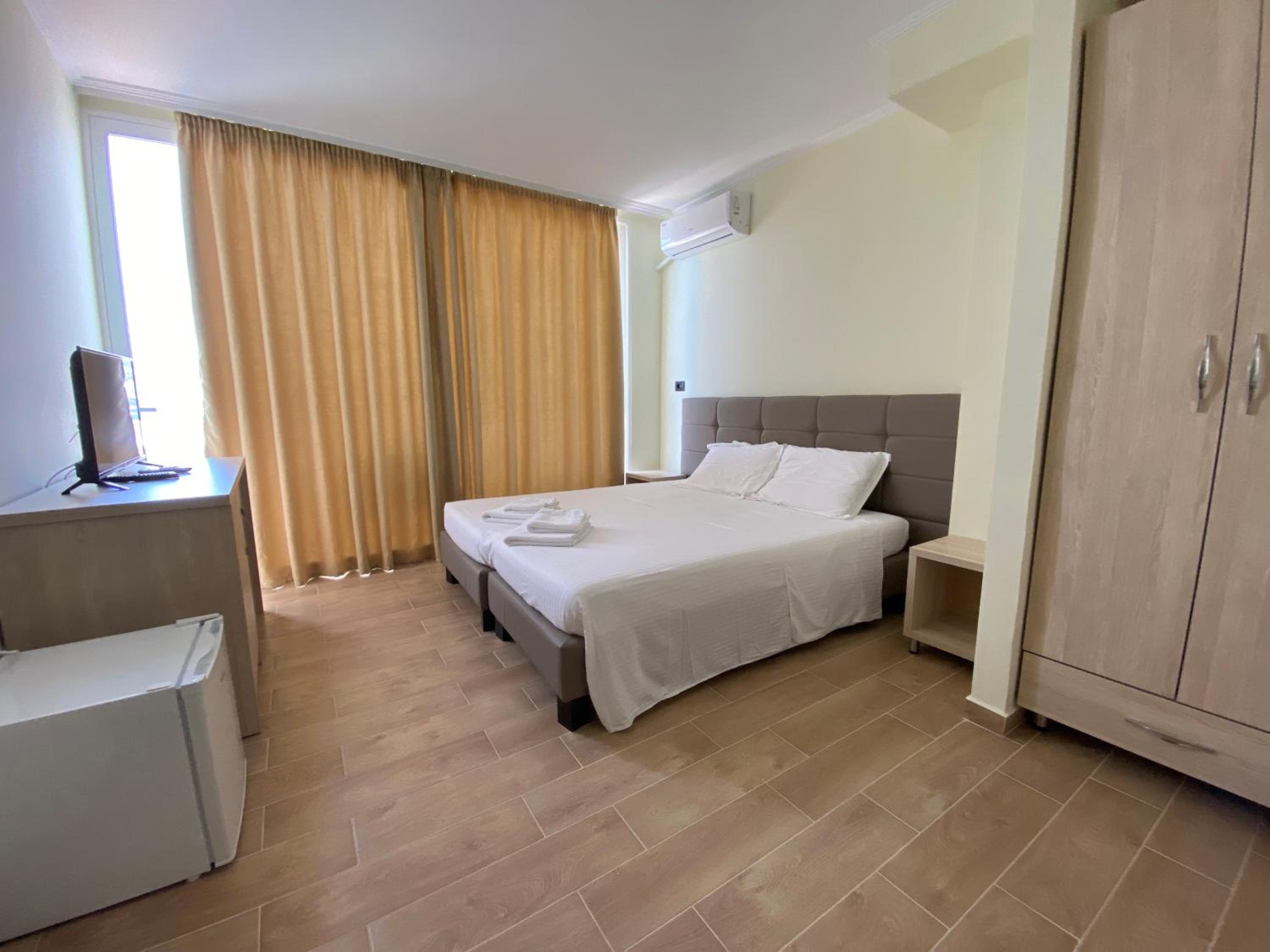 Double or Twin Room with Sea View