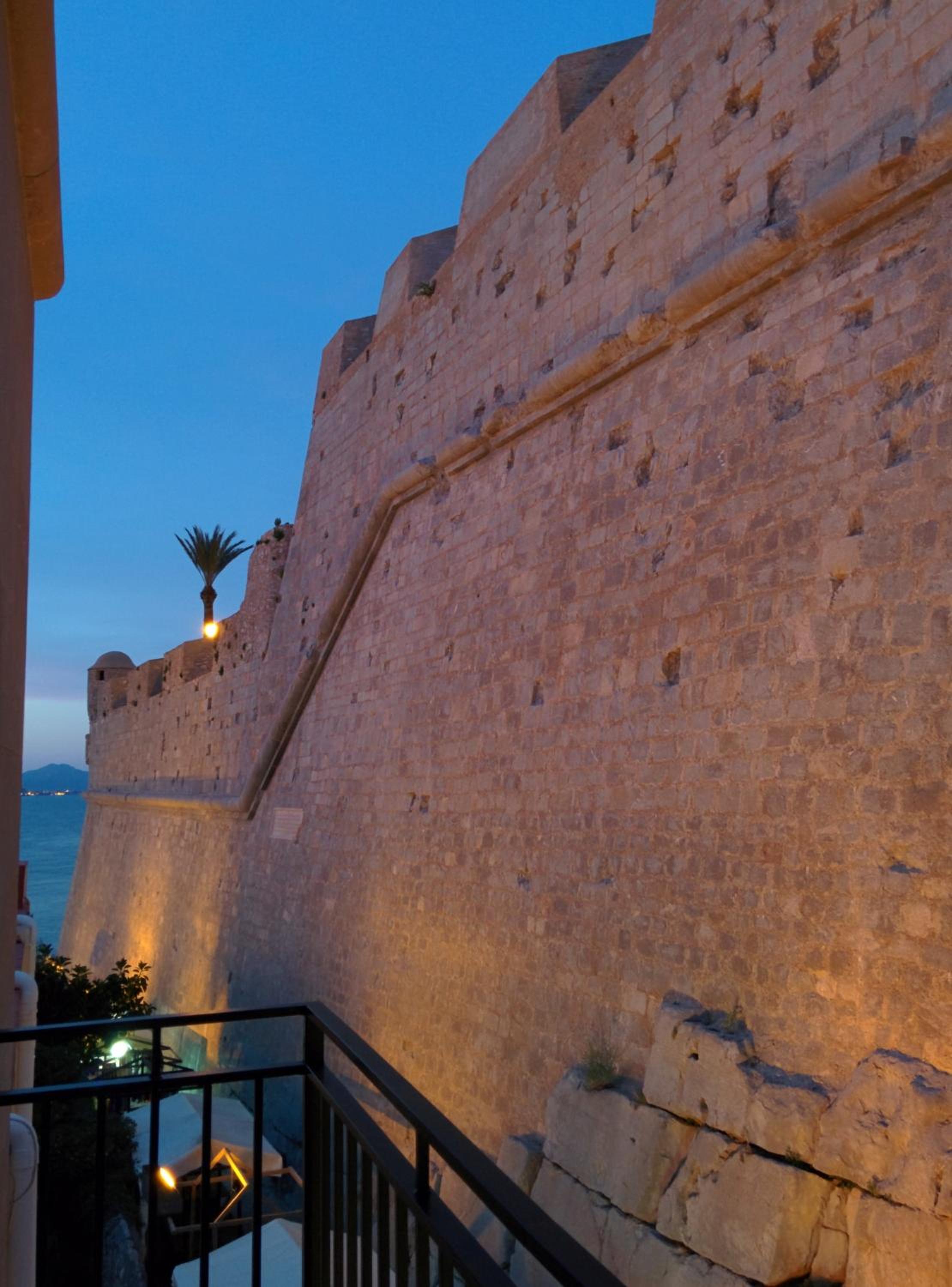 Double Room with Castle View - Photo 3