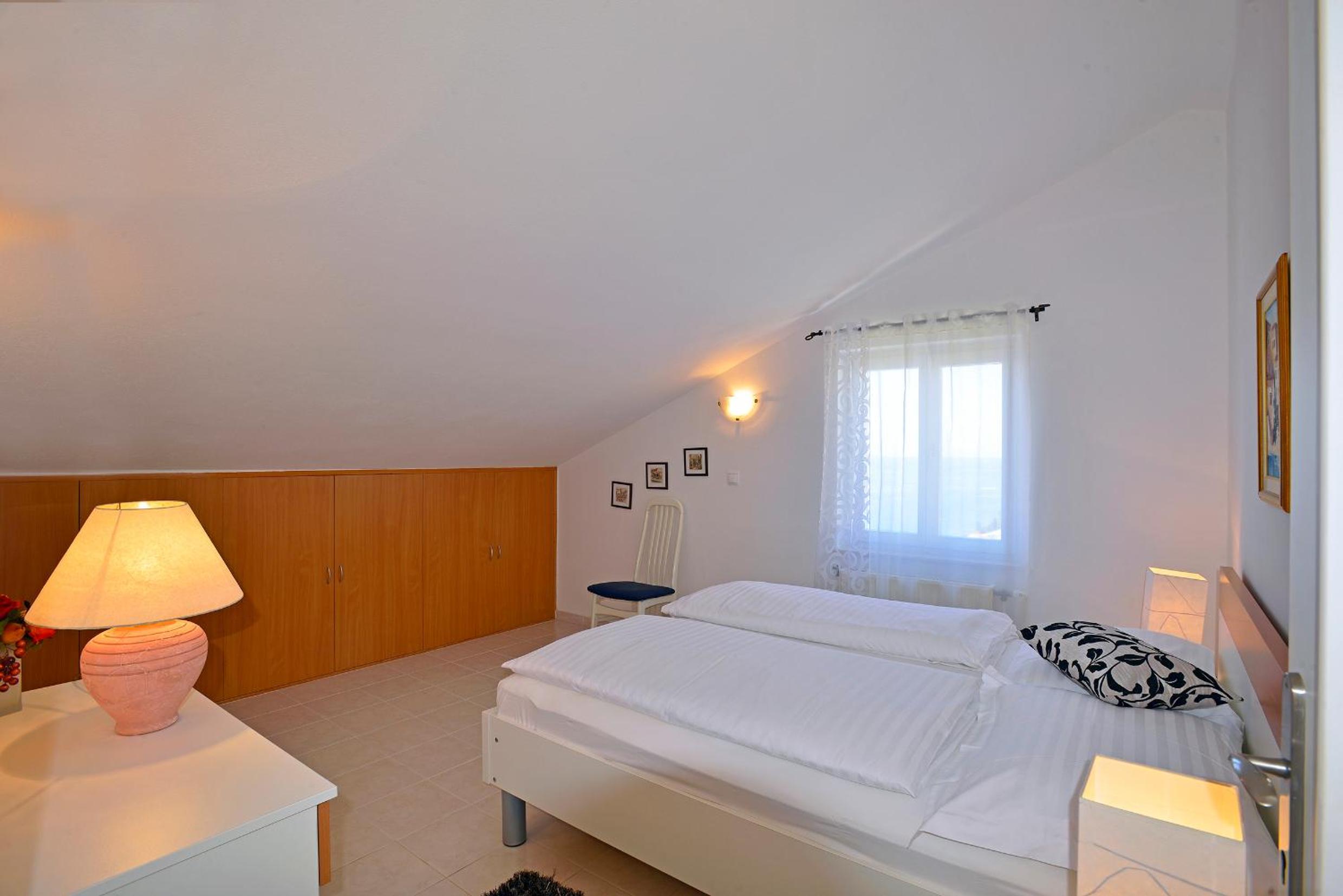 Two-Bedroom Apartment with Sea View (4 Adults) - Attic photo 3