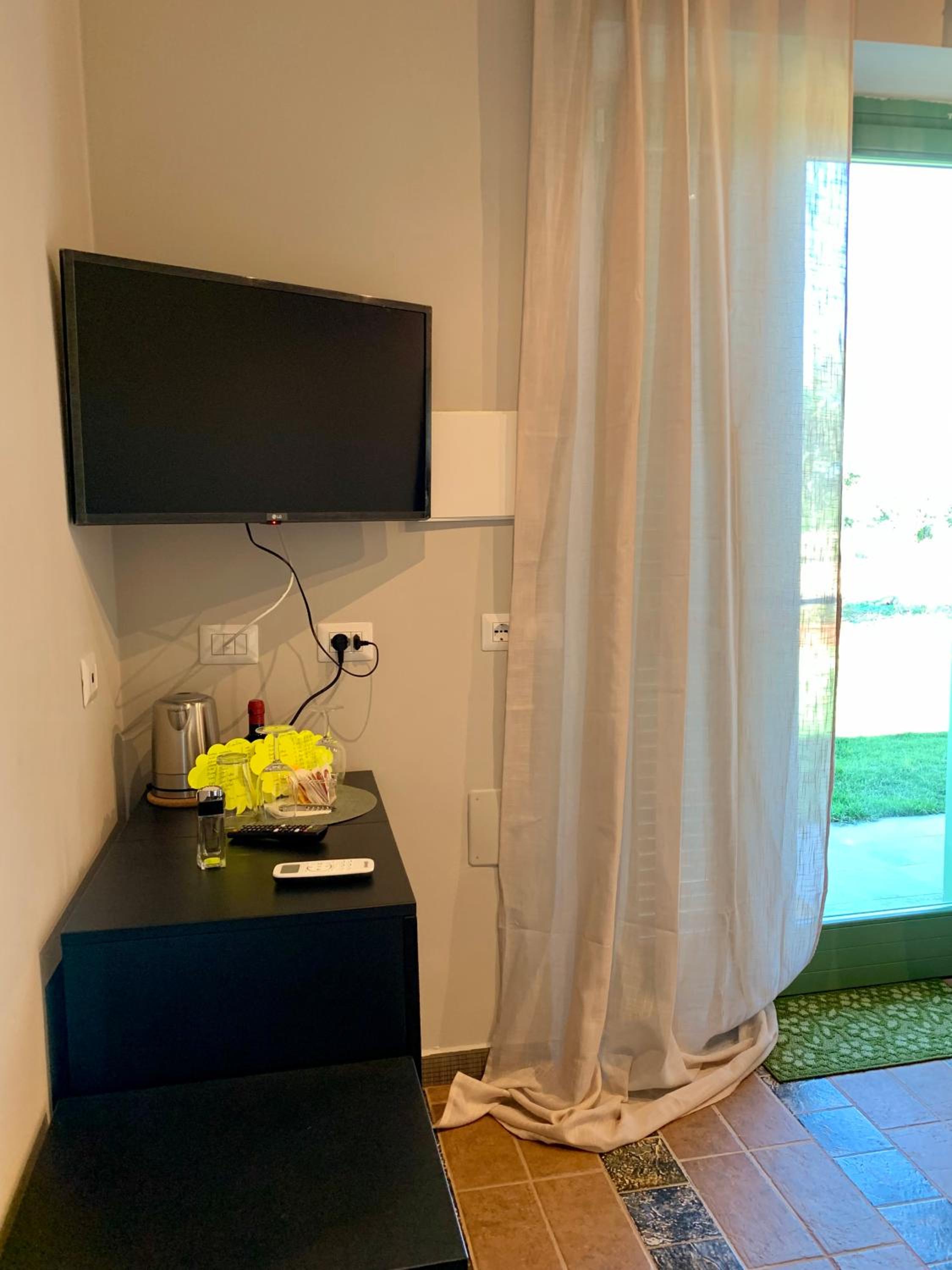 Double Room - Photo 11