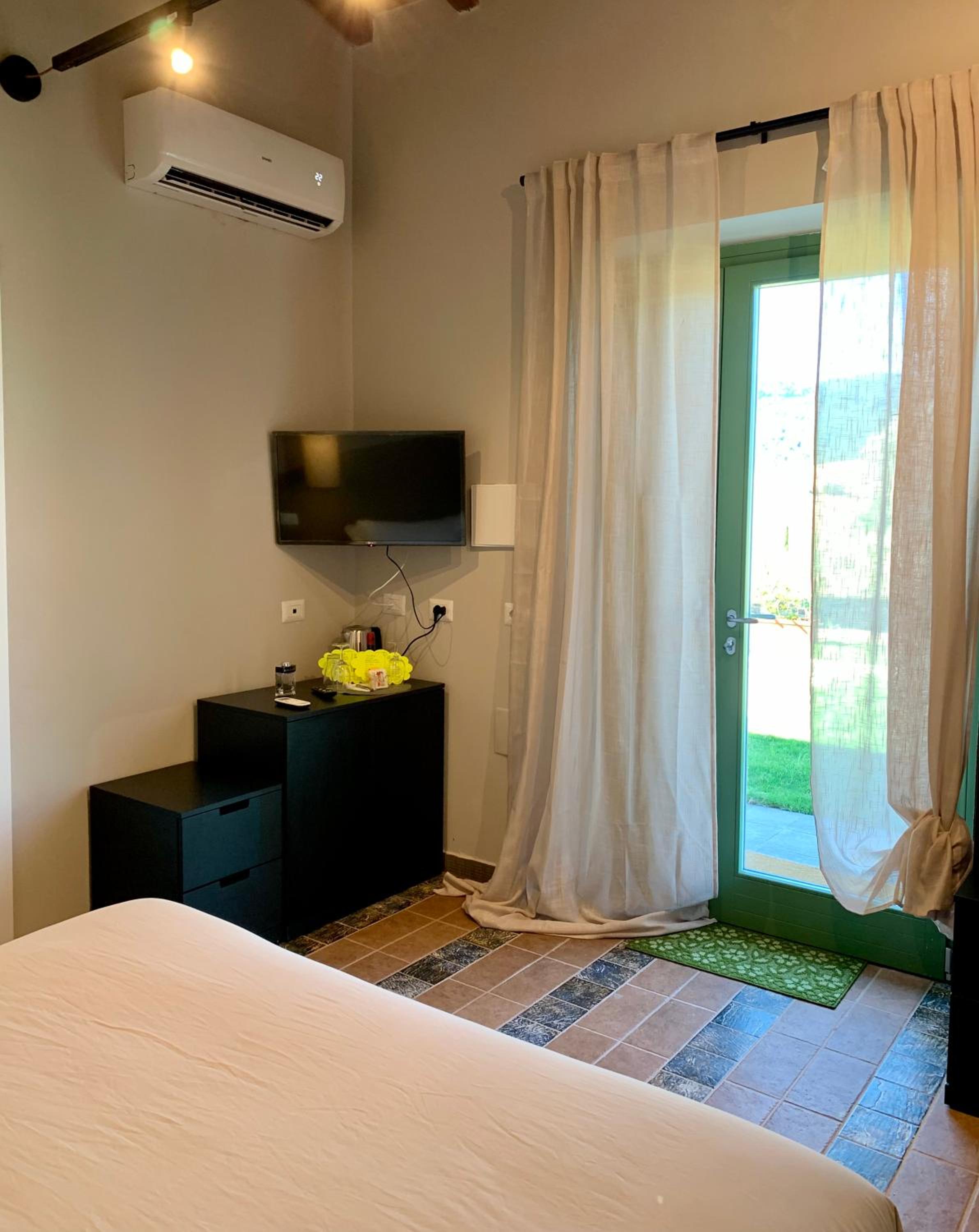 Double Room - Photo 10