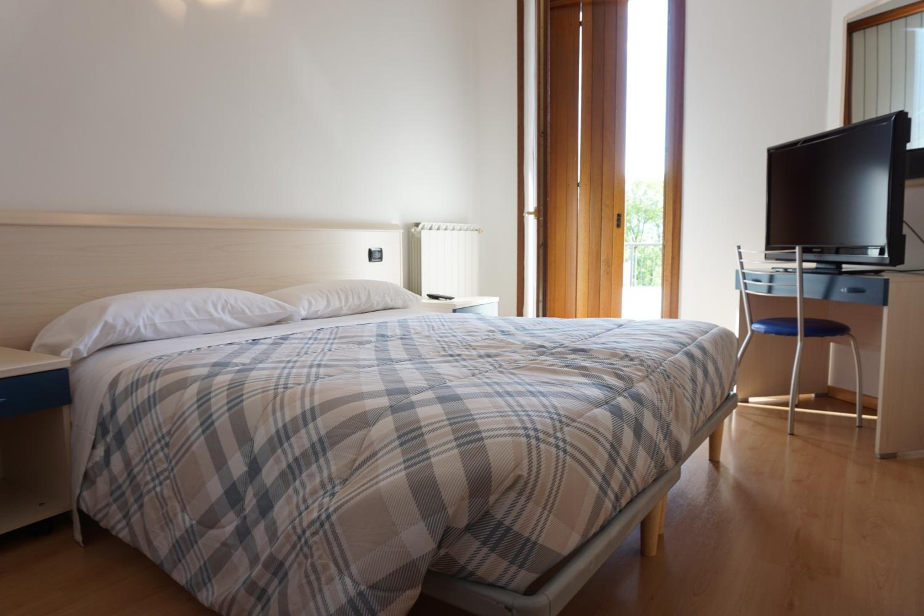 Double Room - Photo 4