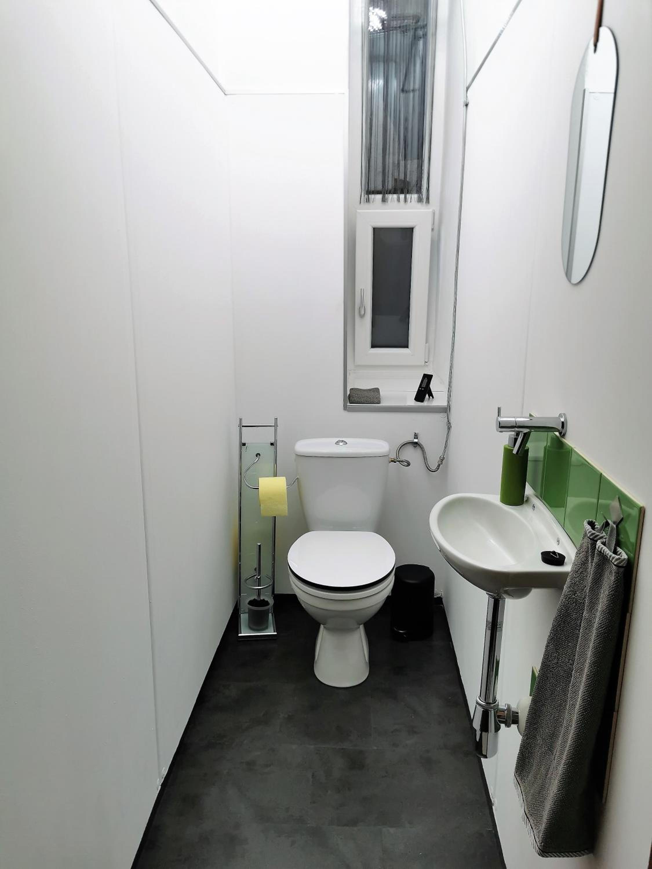 Studio Apartment - Photo 14