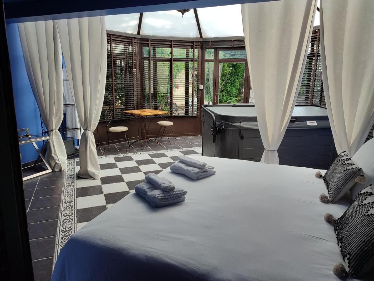 King Room with Spa Bath - Photo 2