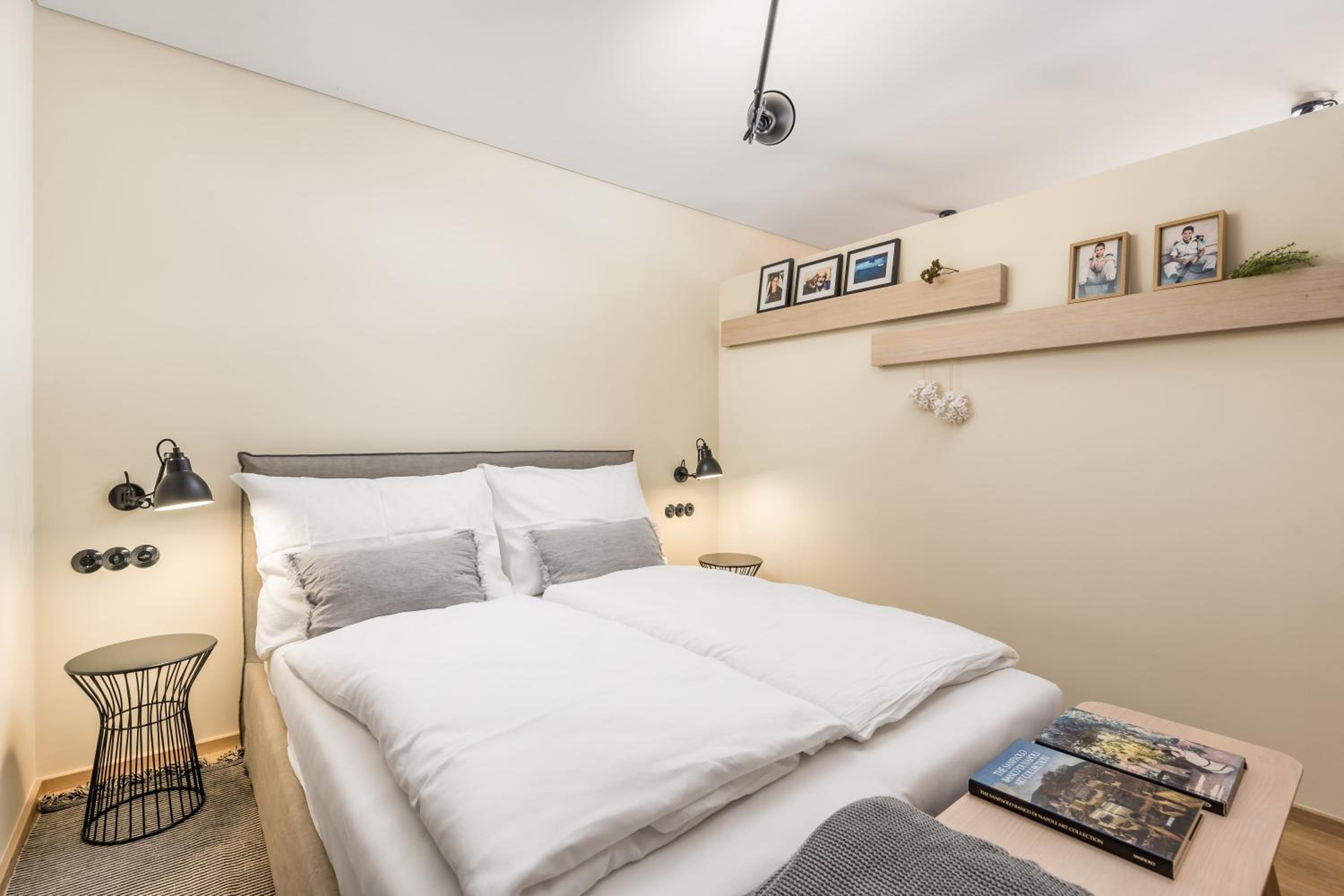One-Bedroom Apartment with Sea View