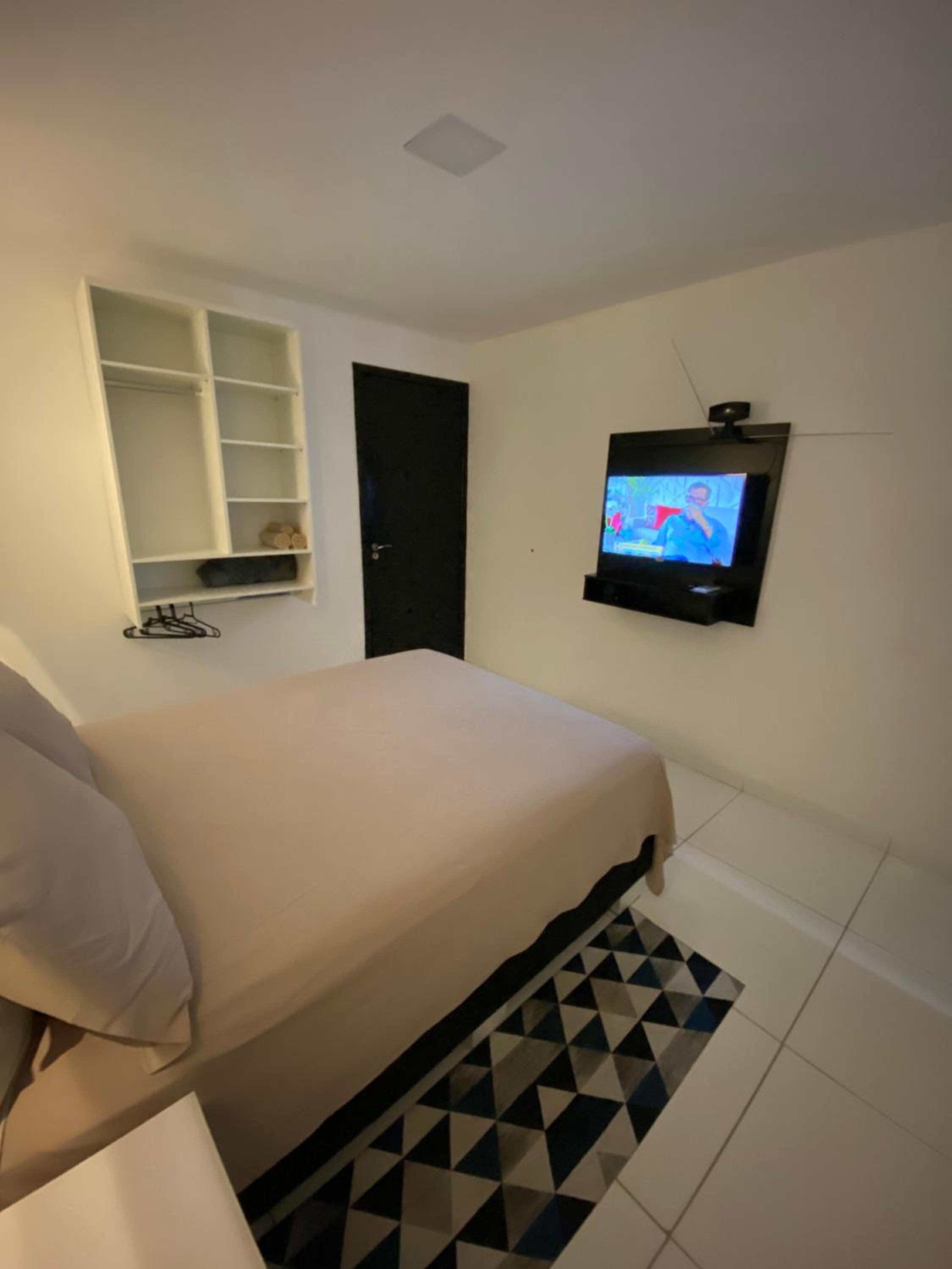 One-Bedroom Apartment - Photo 32