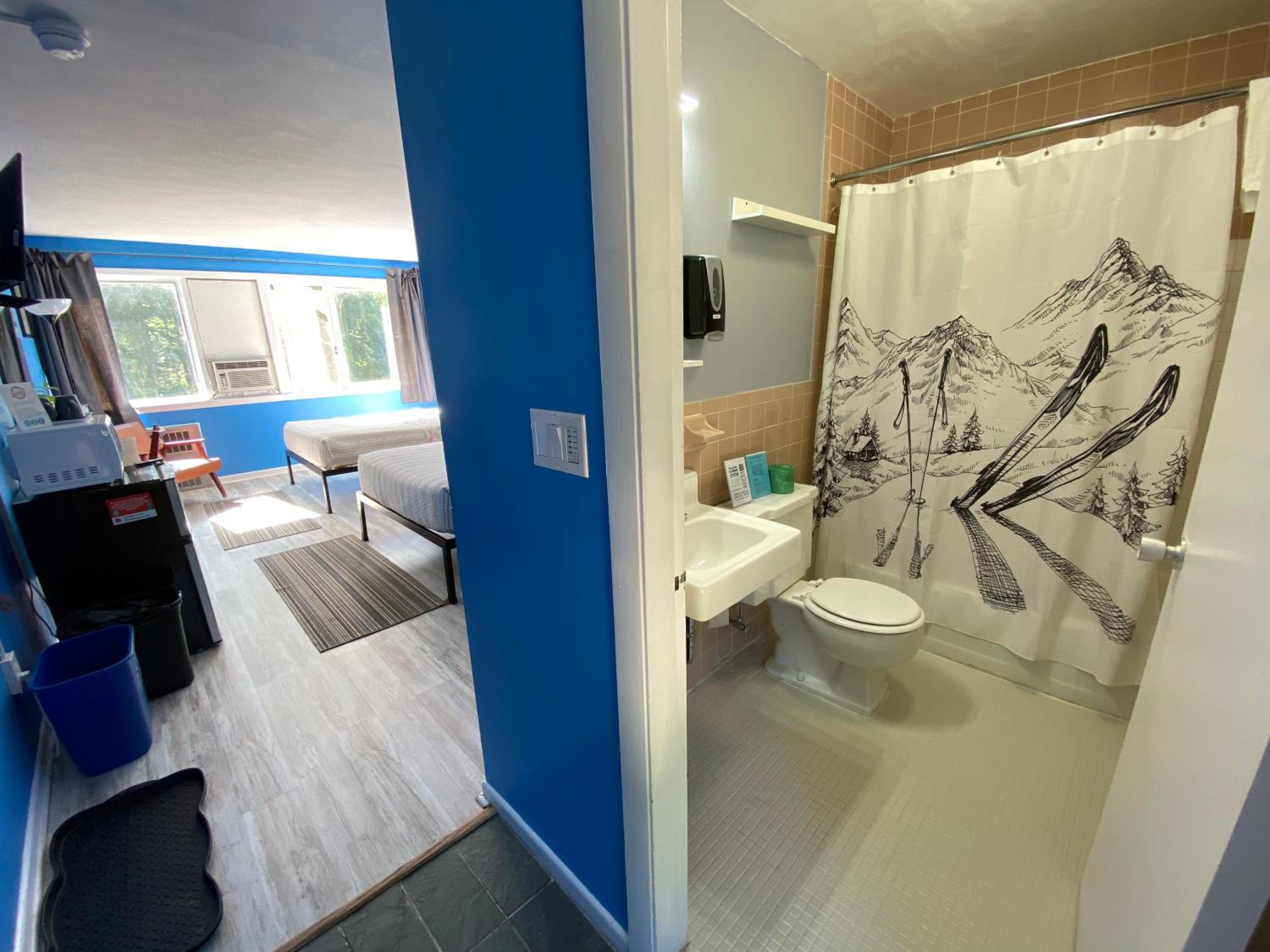Deluxe Double Room with Bath photo 1