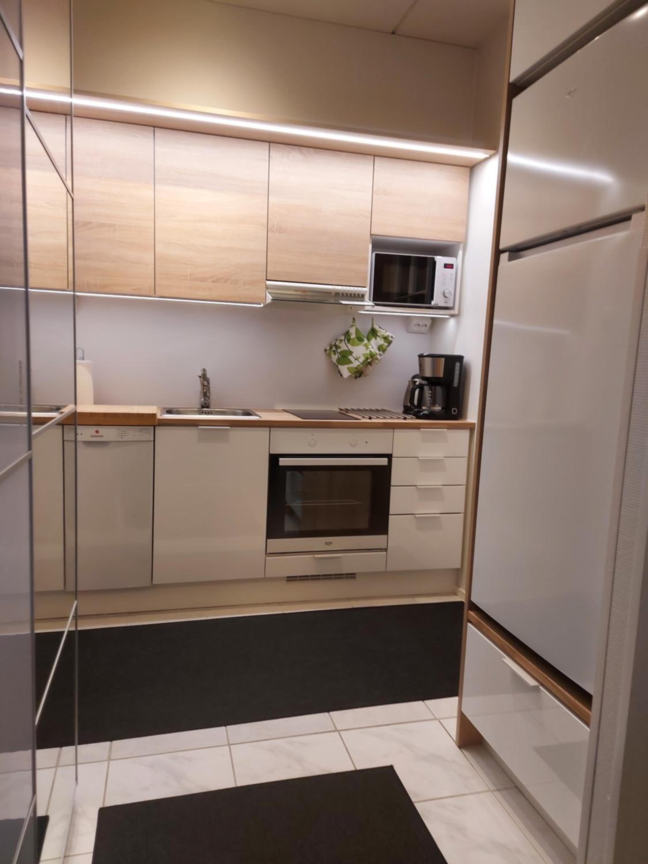 One-Bedroom Apartment - Photo 13