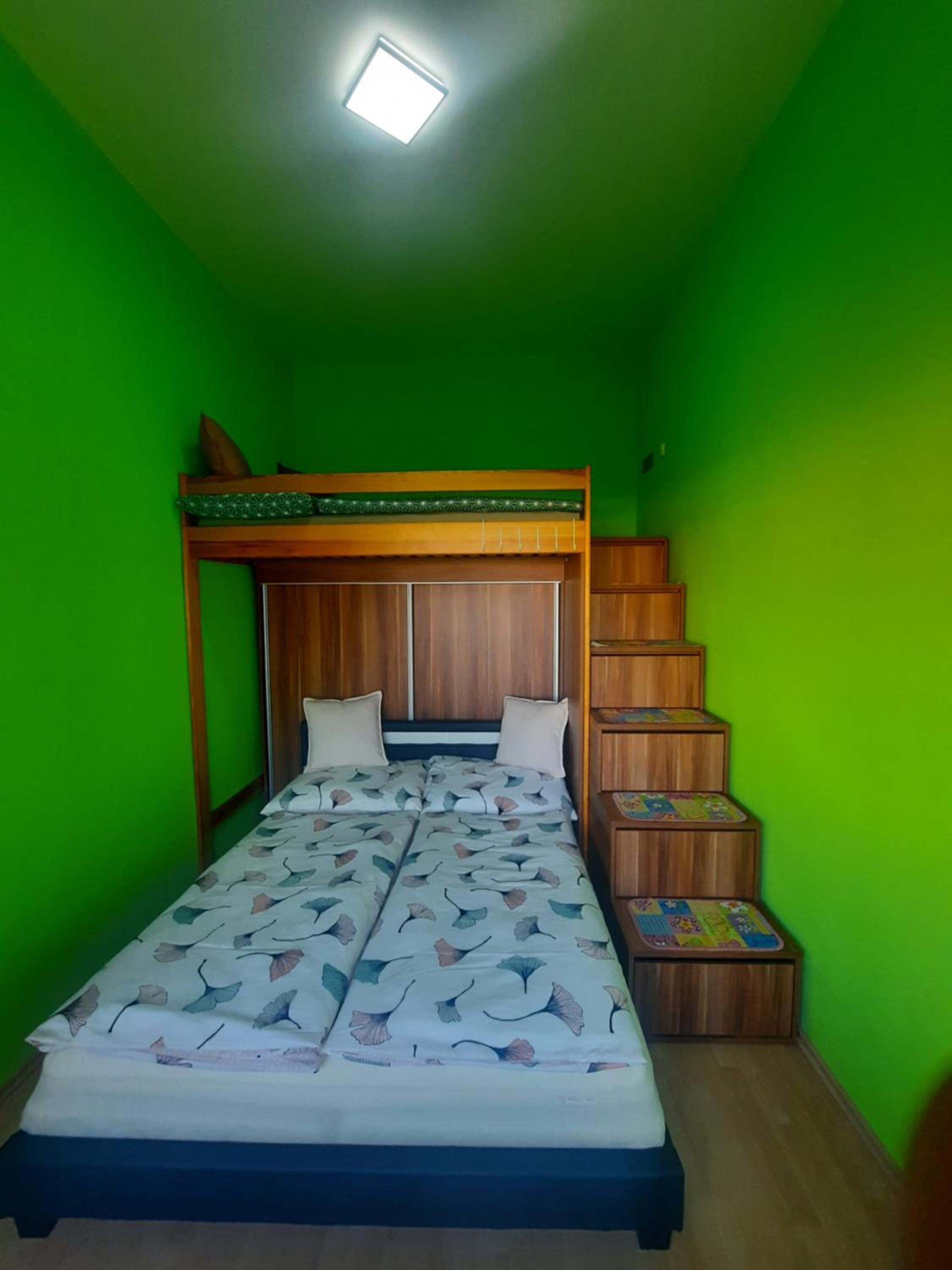 One-Bedroom Apartment - Photo 1