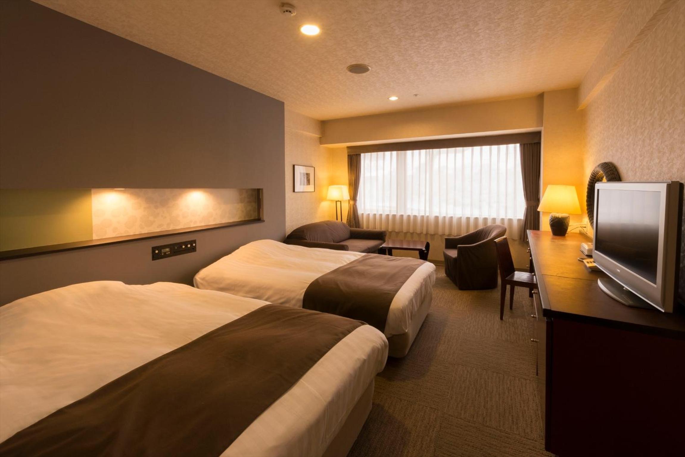 Twin Room - High Floor - Non-Smoking photo 1