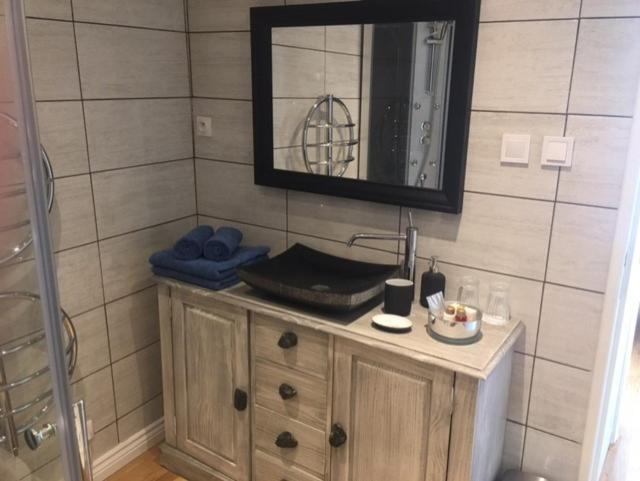 Deluxe Double Room with Shower