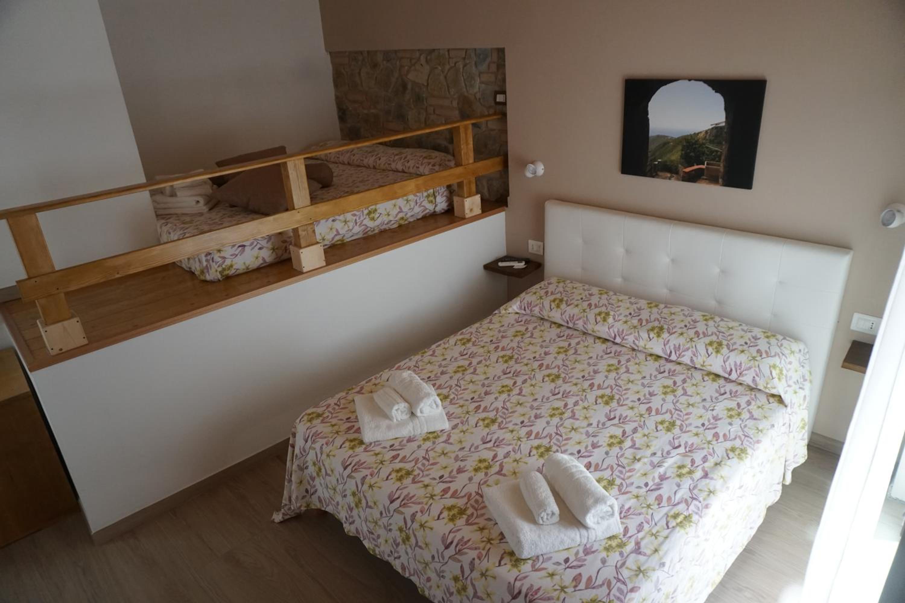 Quadruple Room with Private Bathroom photo 3