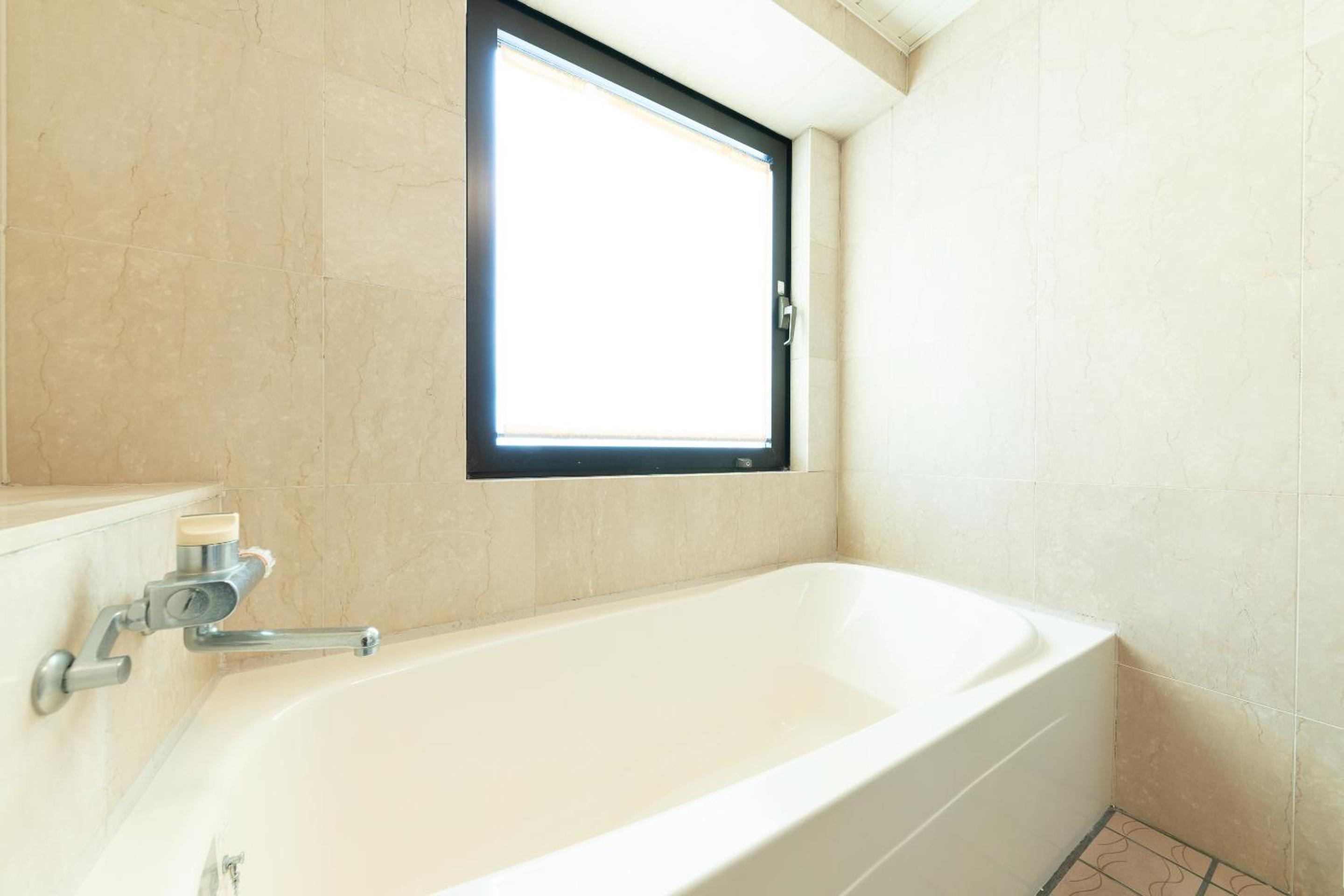 Twin Room - Non-Smoking - Photo 2