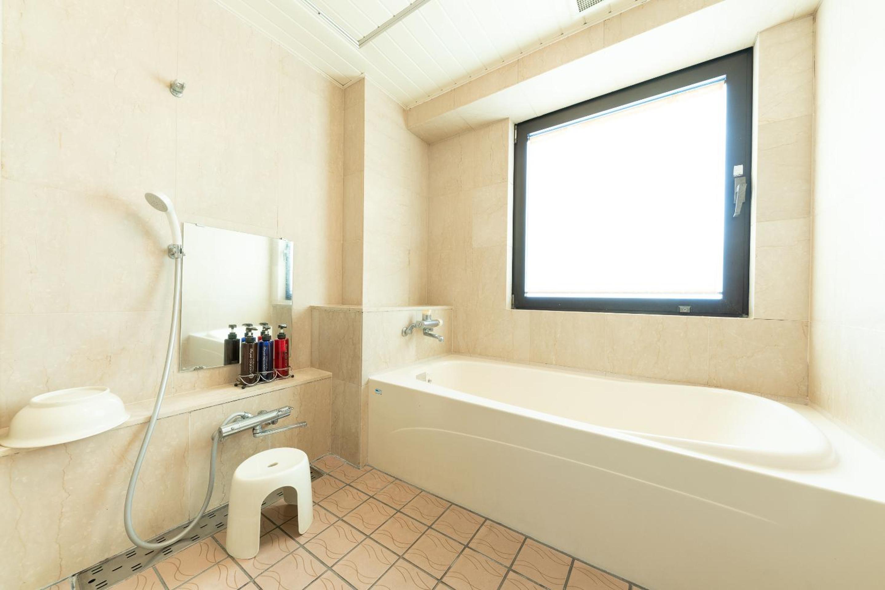 Twin Room - Non-Smoking - Photo 9