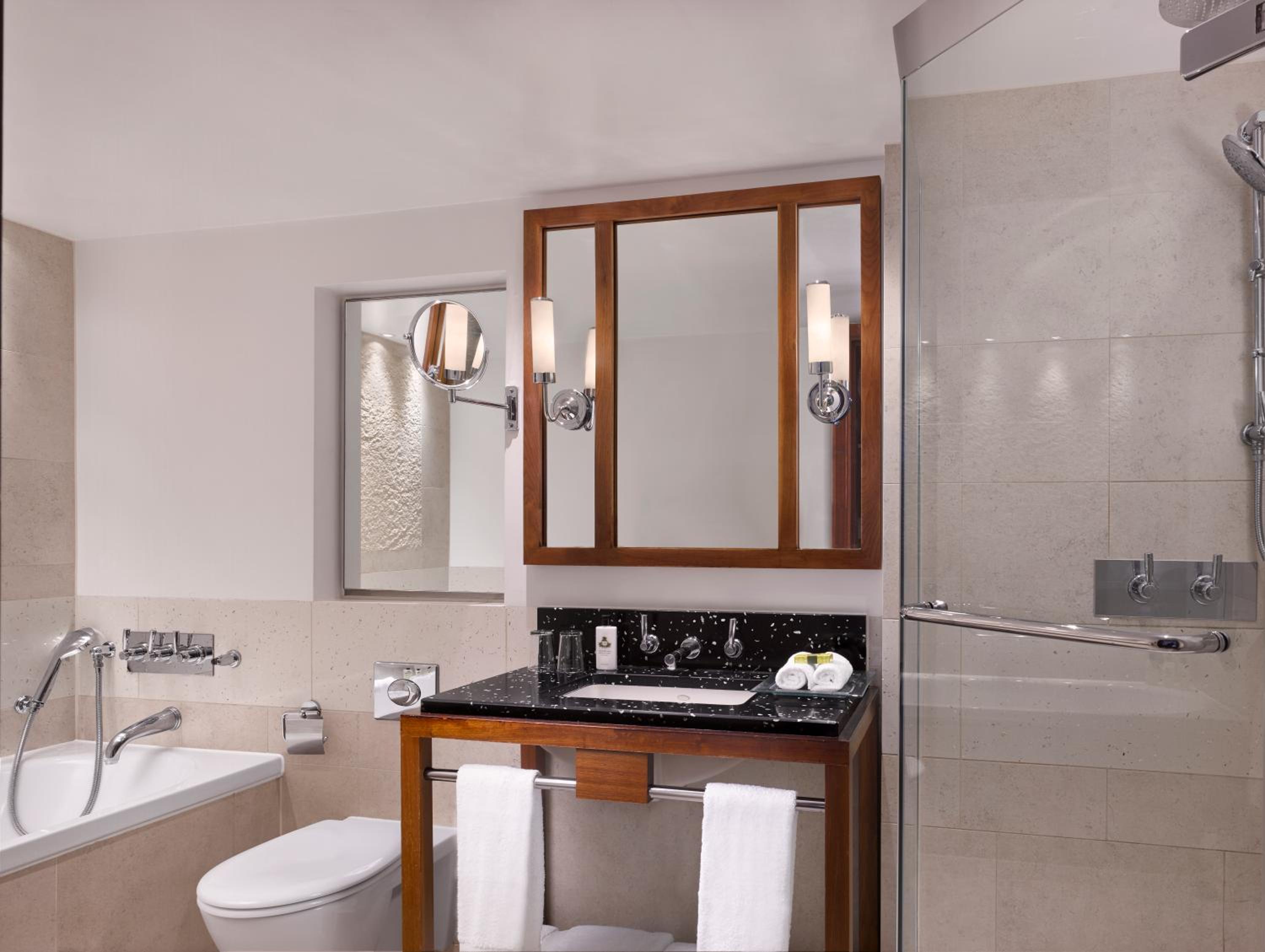 Hyde Park Suite photo 1