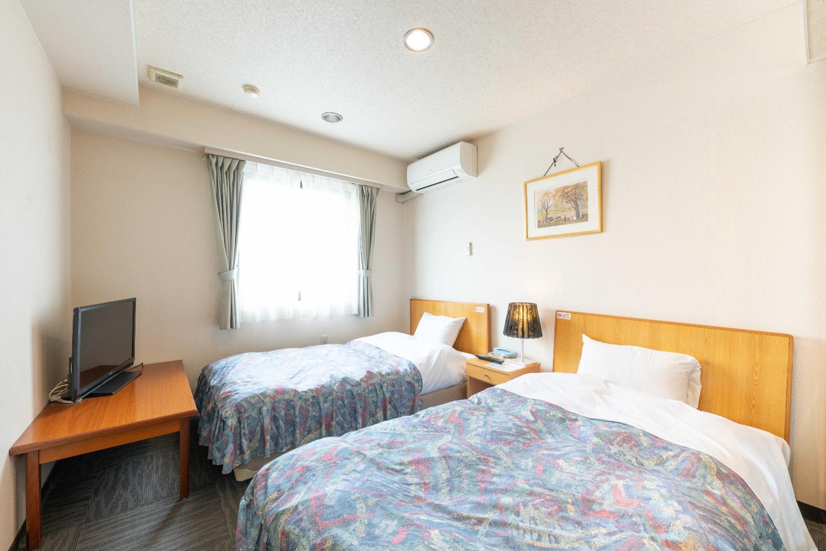 Twin Room - Smoking - Photo 1
