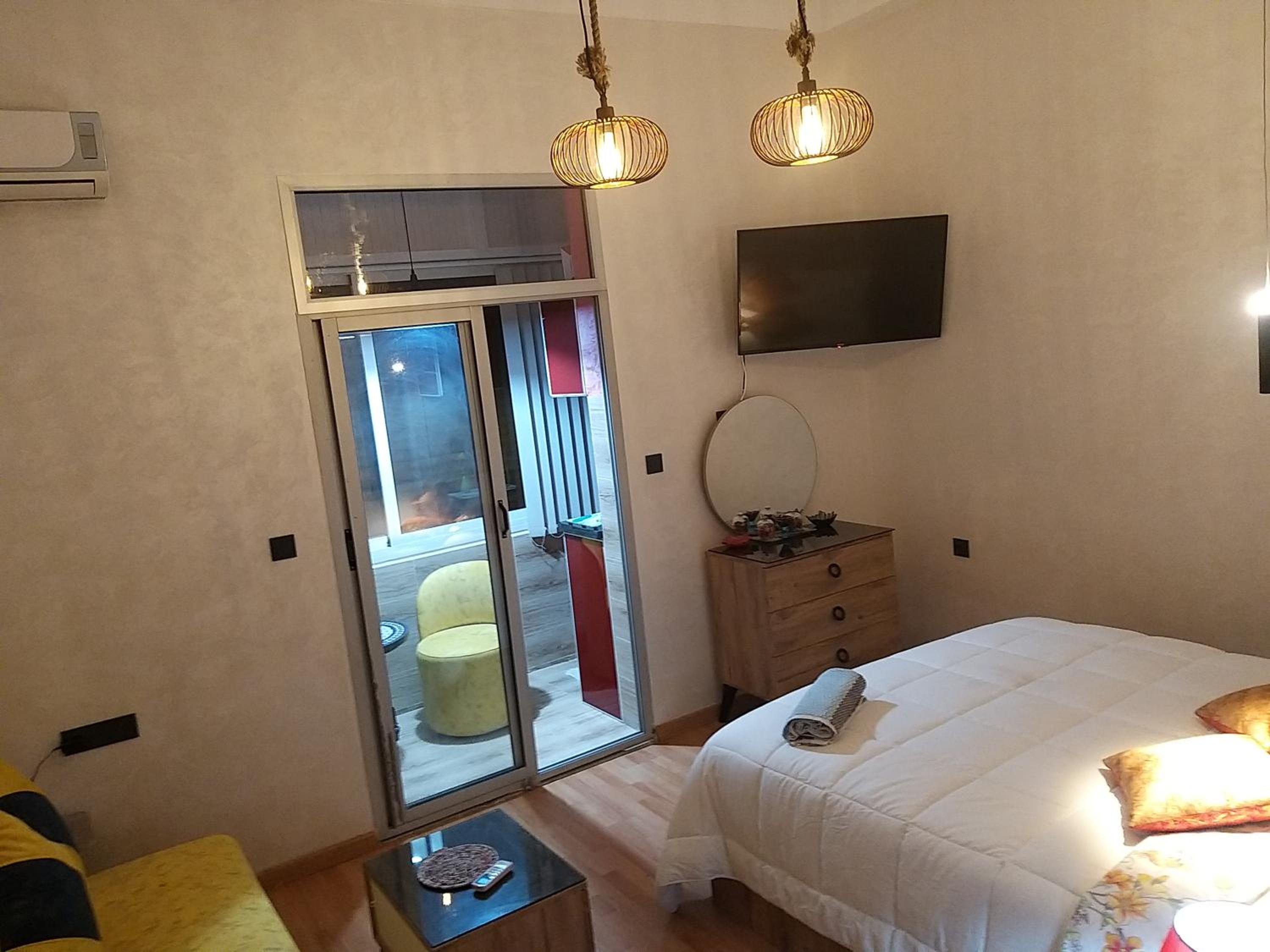 One-Bedroom Apartment - Photo 1