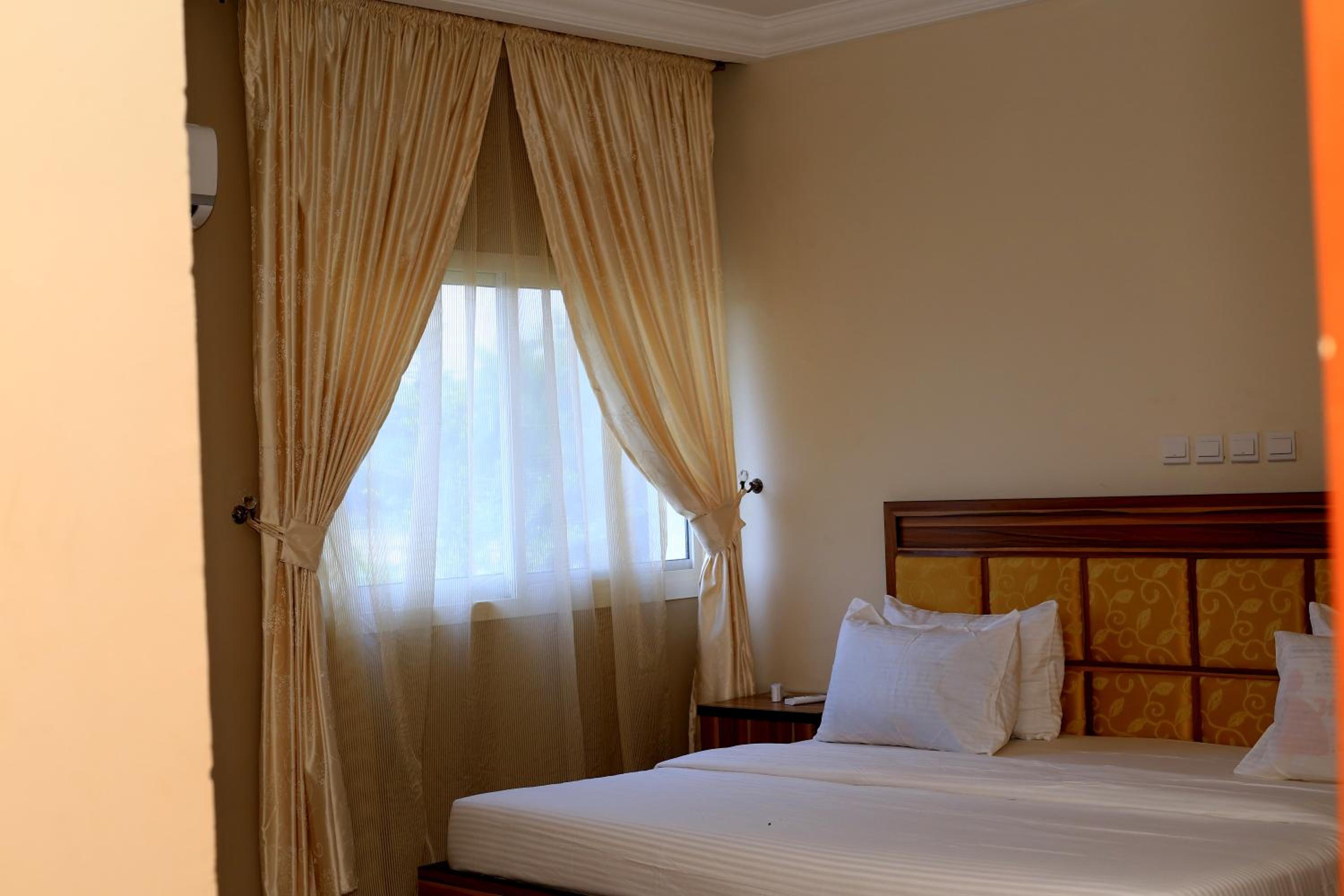 Single Room - Disability Access photo 1