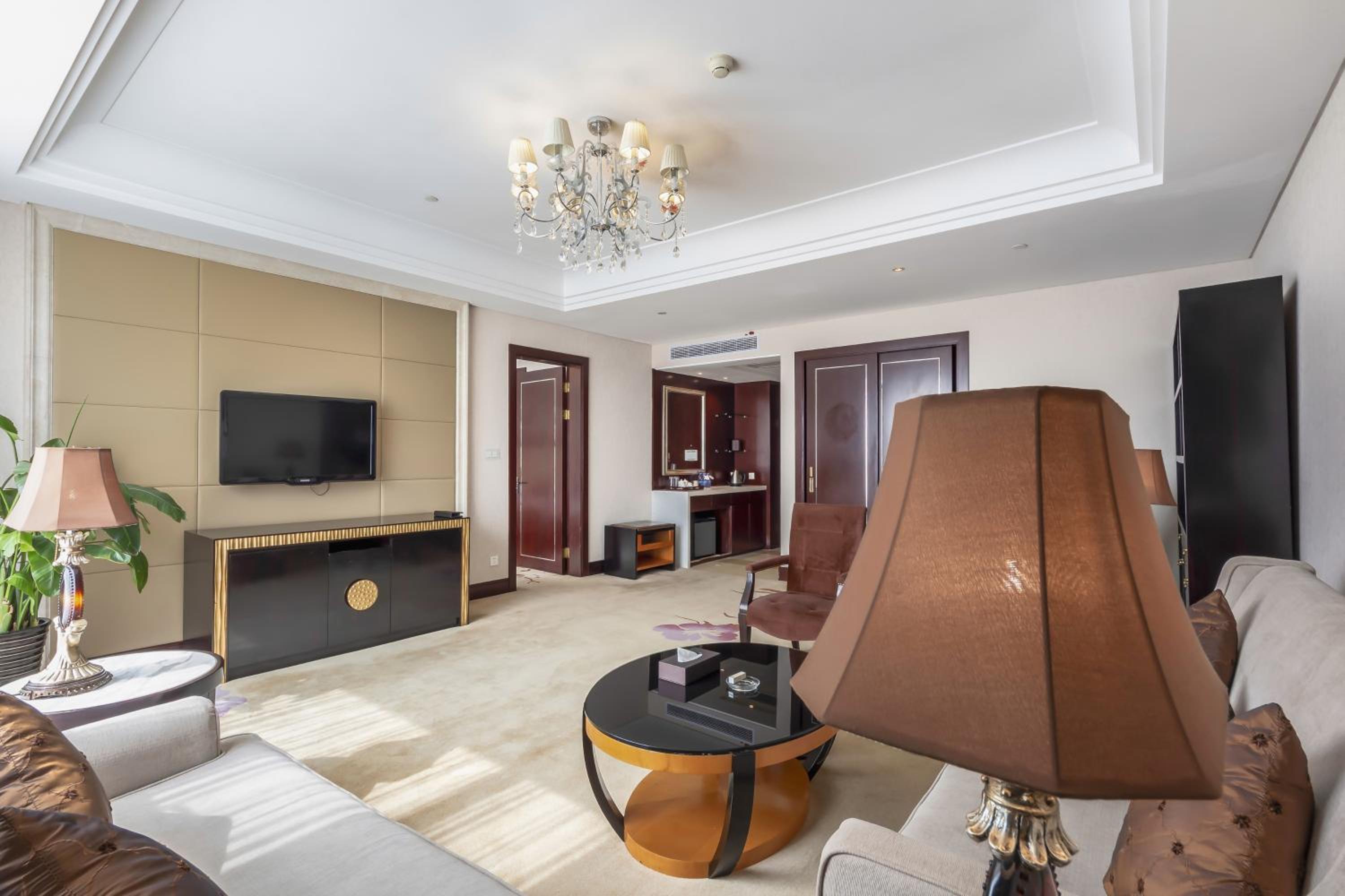 Deluxe King Smoking Room photo 1
