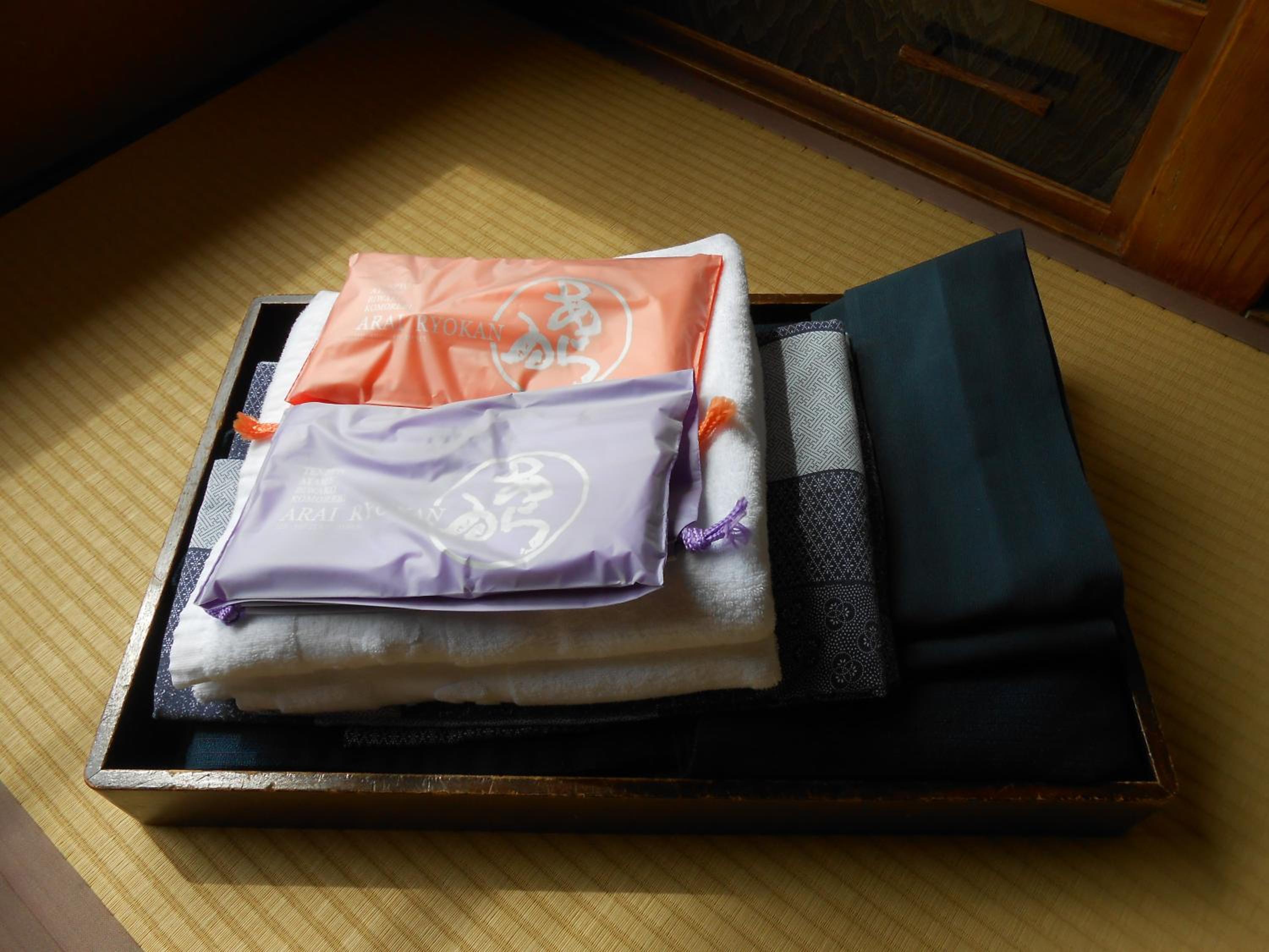 	Japanese-Style Room (10 tatami) with Bathroom - Photo 4