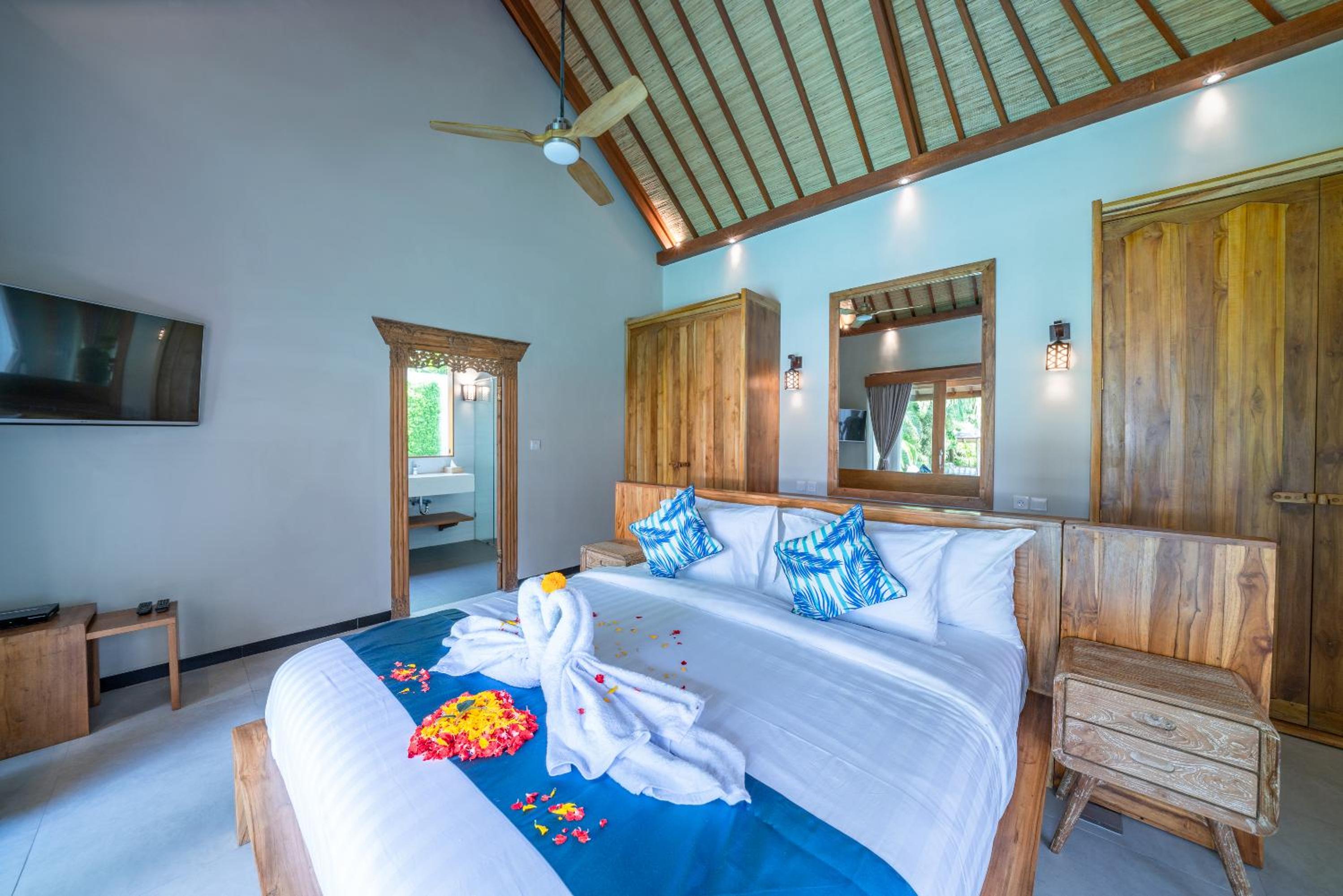 Villa - Photo 1