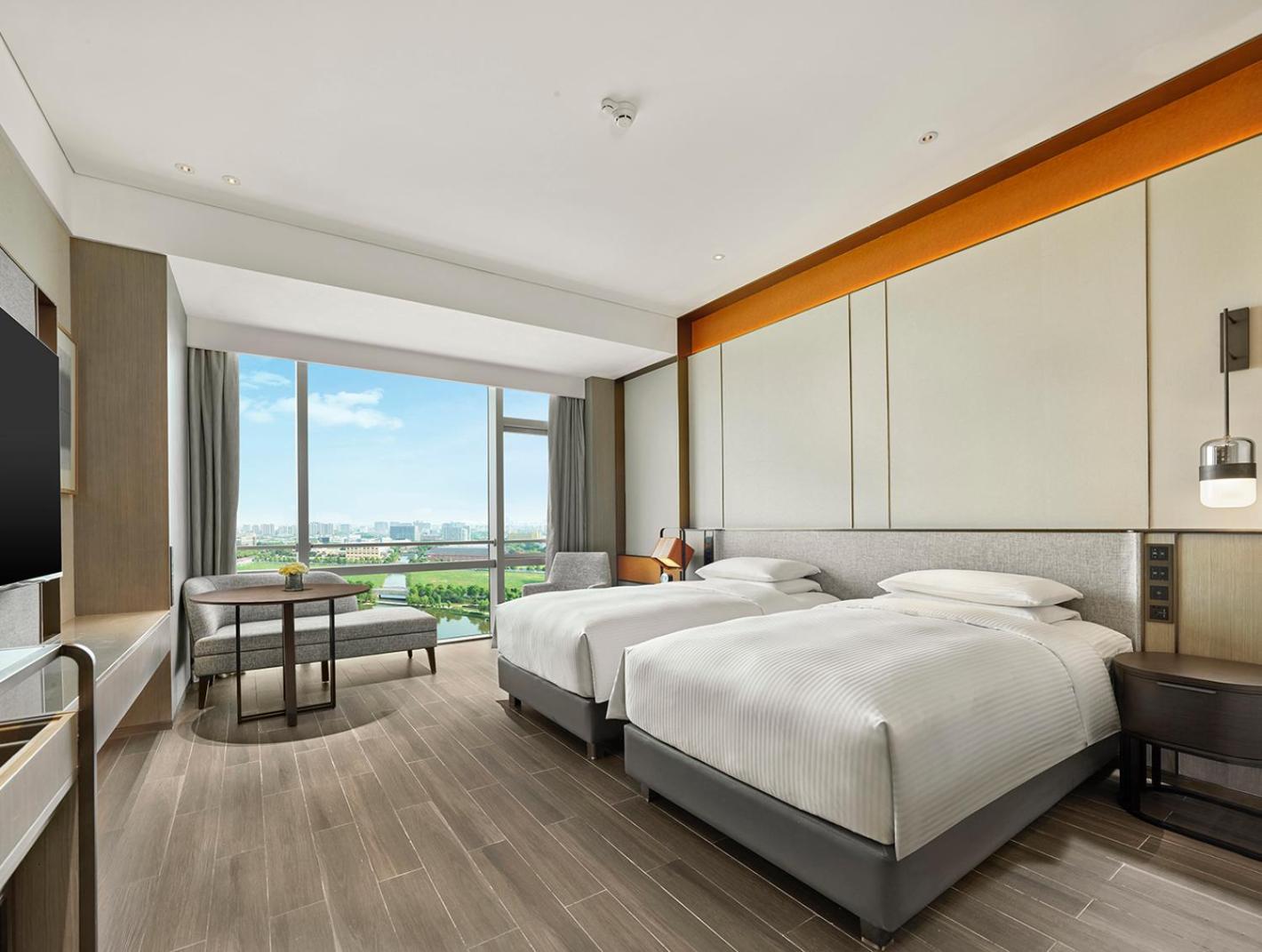 Twin Room with Lake View - Photo 2