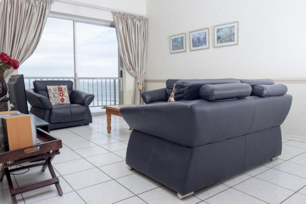 Apartment with Balcony photo 3