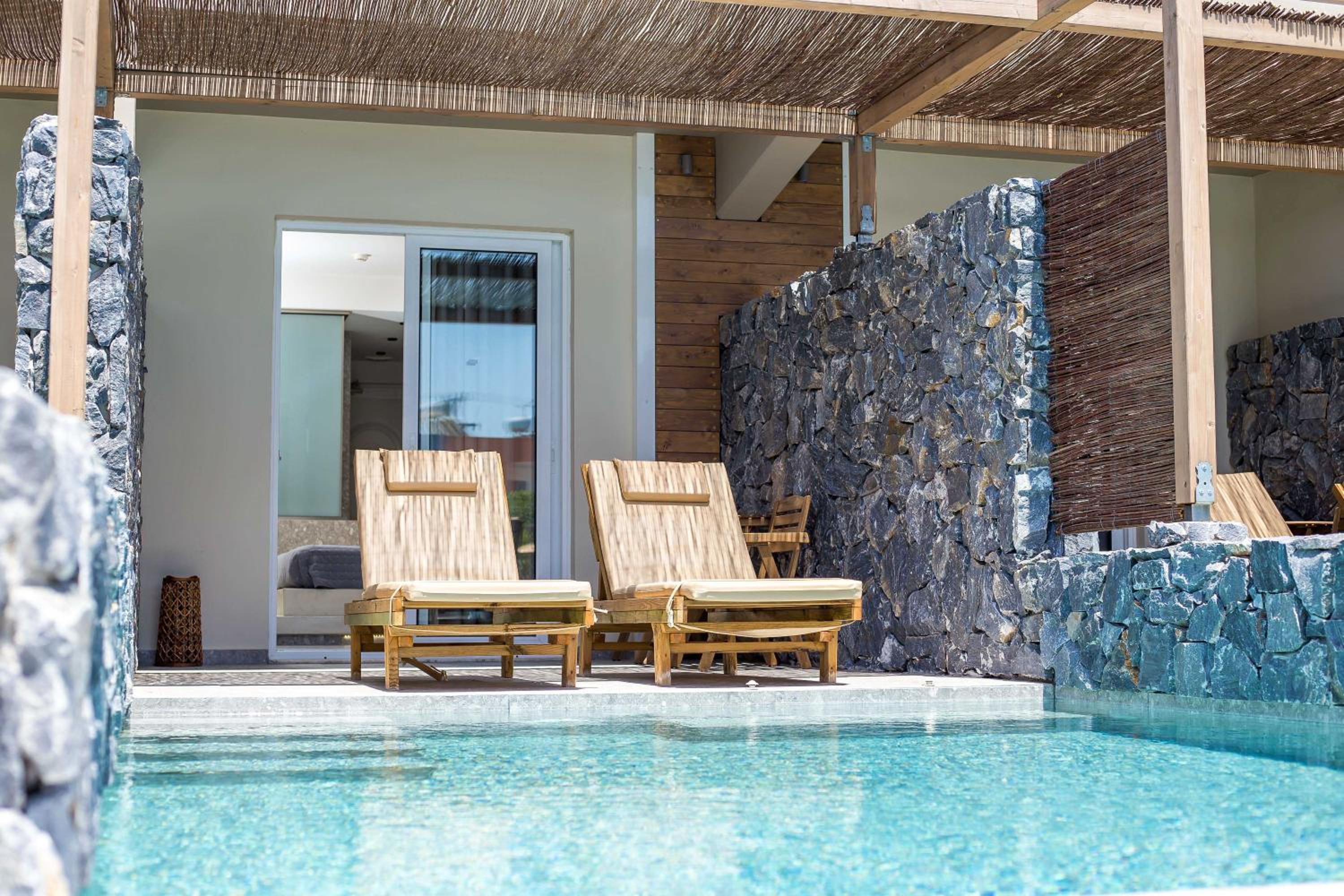 Suite with Private Pool - Photo 4