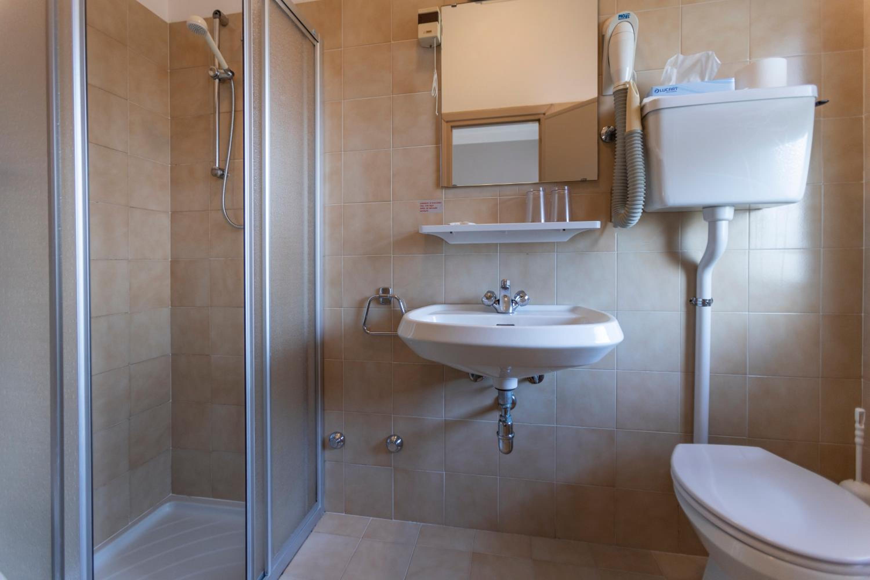 Double or Twin Room with Mountain View photo 3