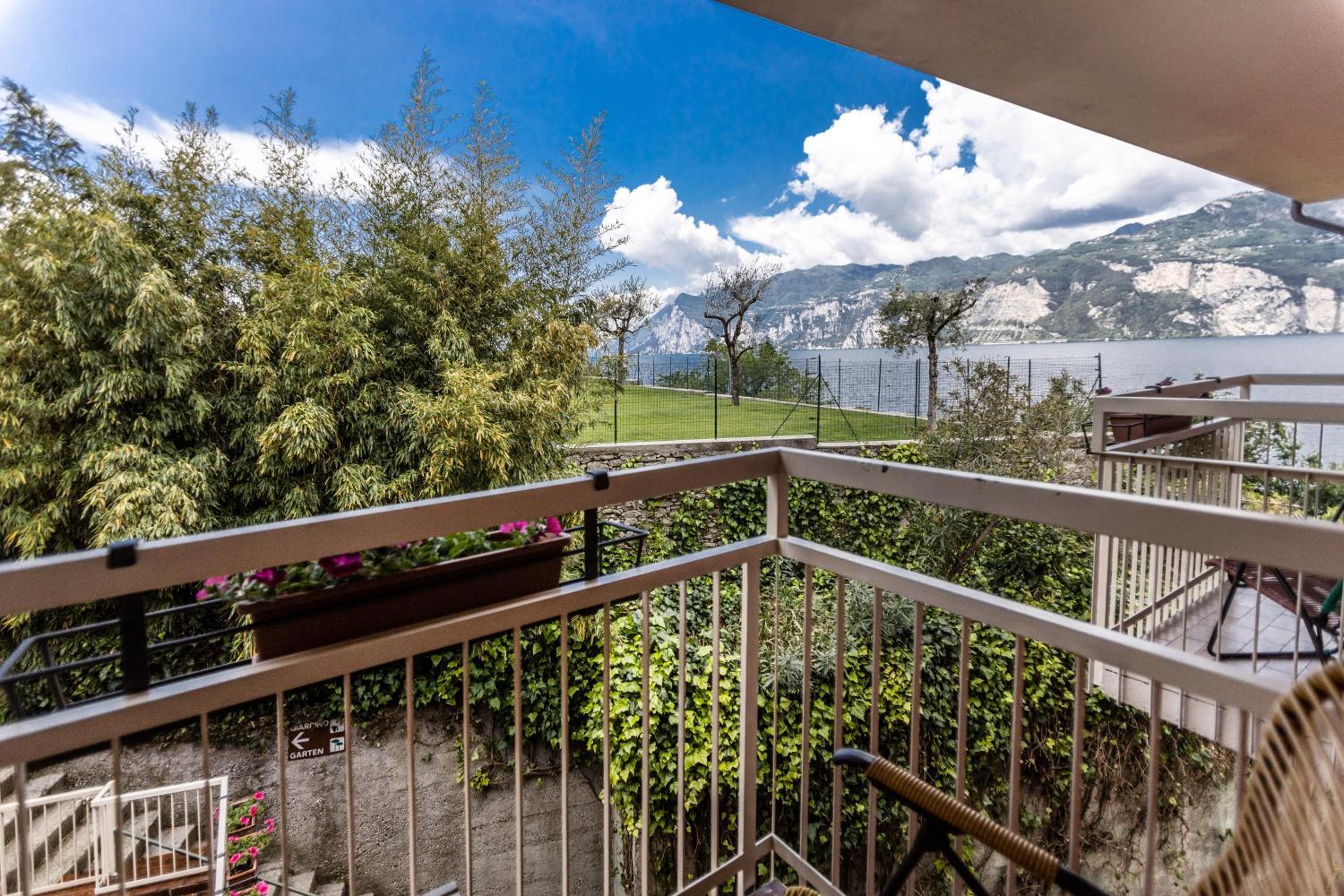 Double or Twin Room with Mountain View photo 2