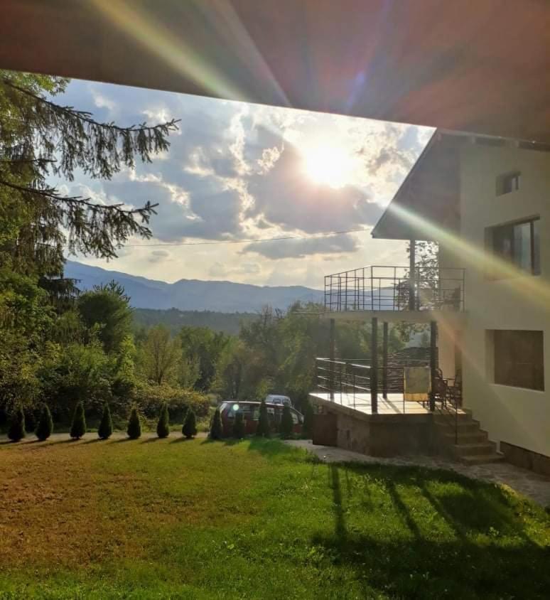 Villa - Photo 2