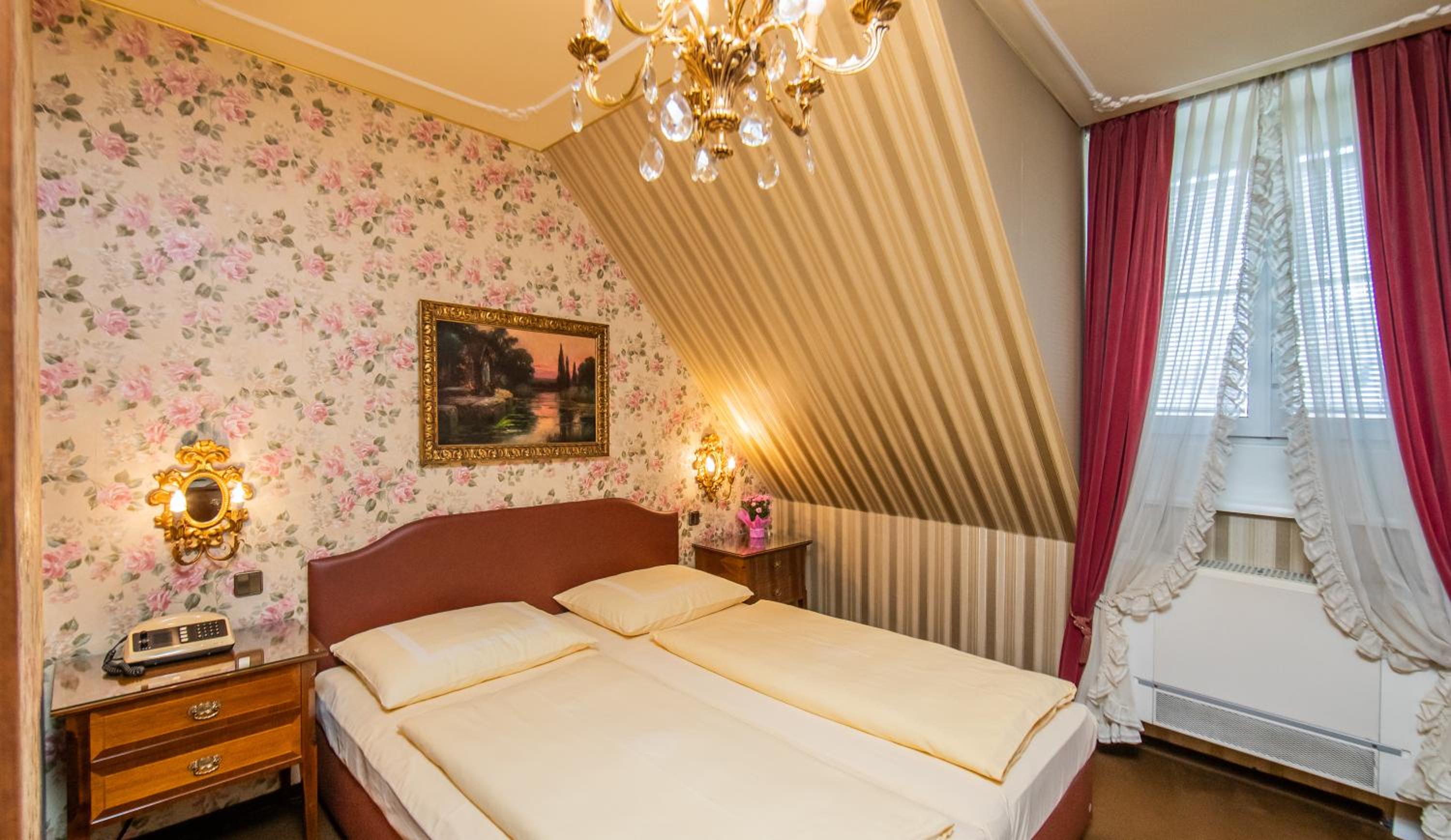 Standard Double Room photo 3