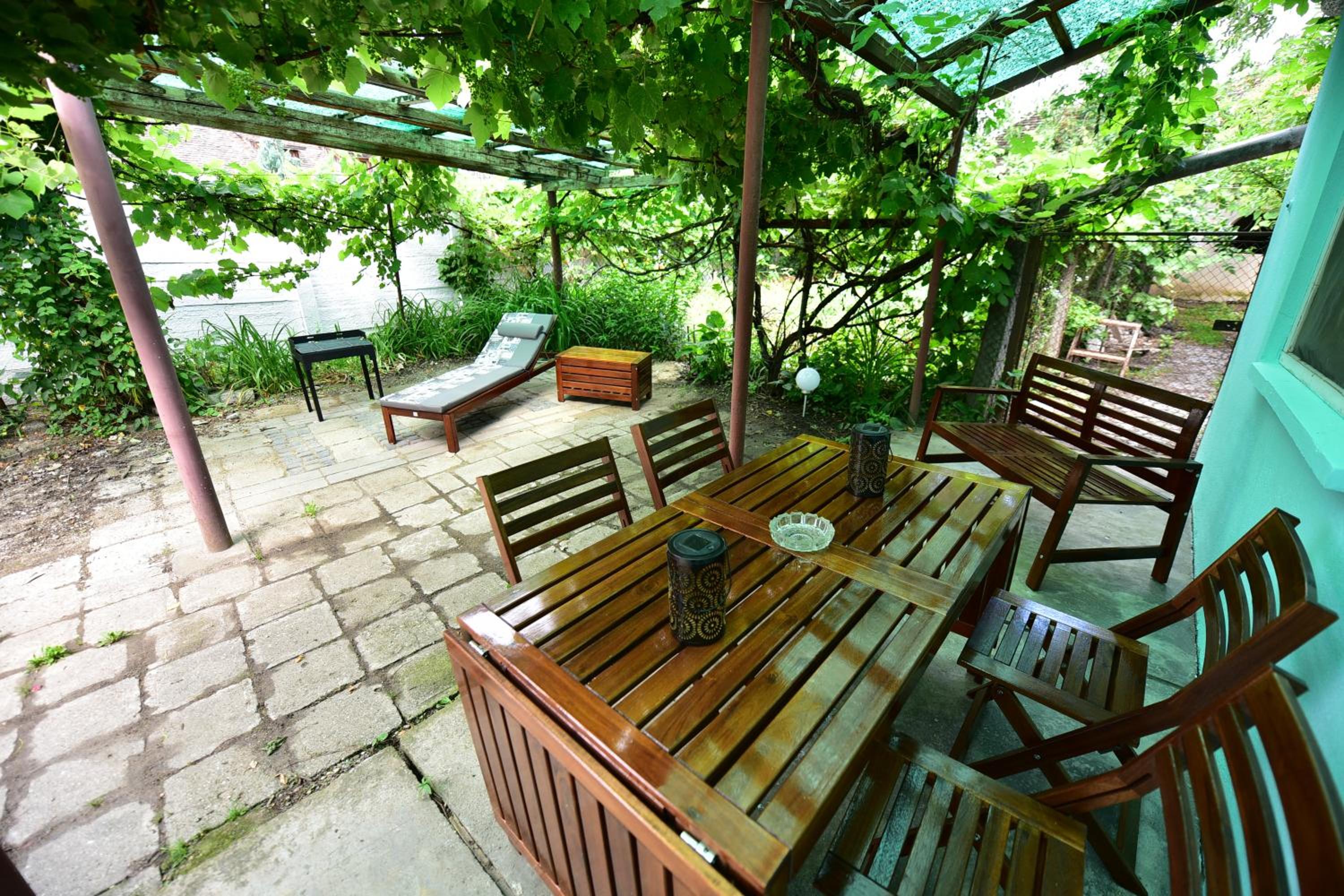 One-Bedroom House - Photo 13
