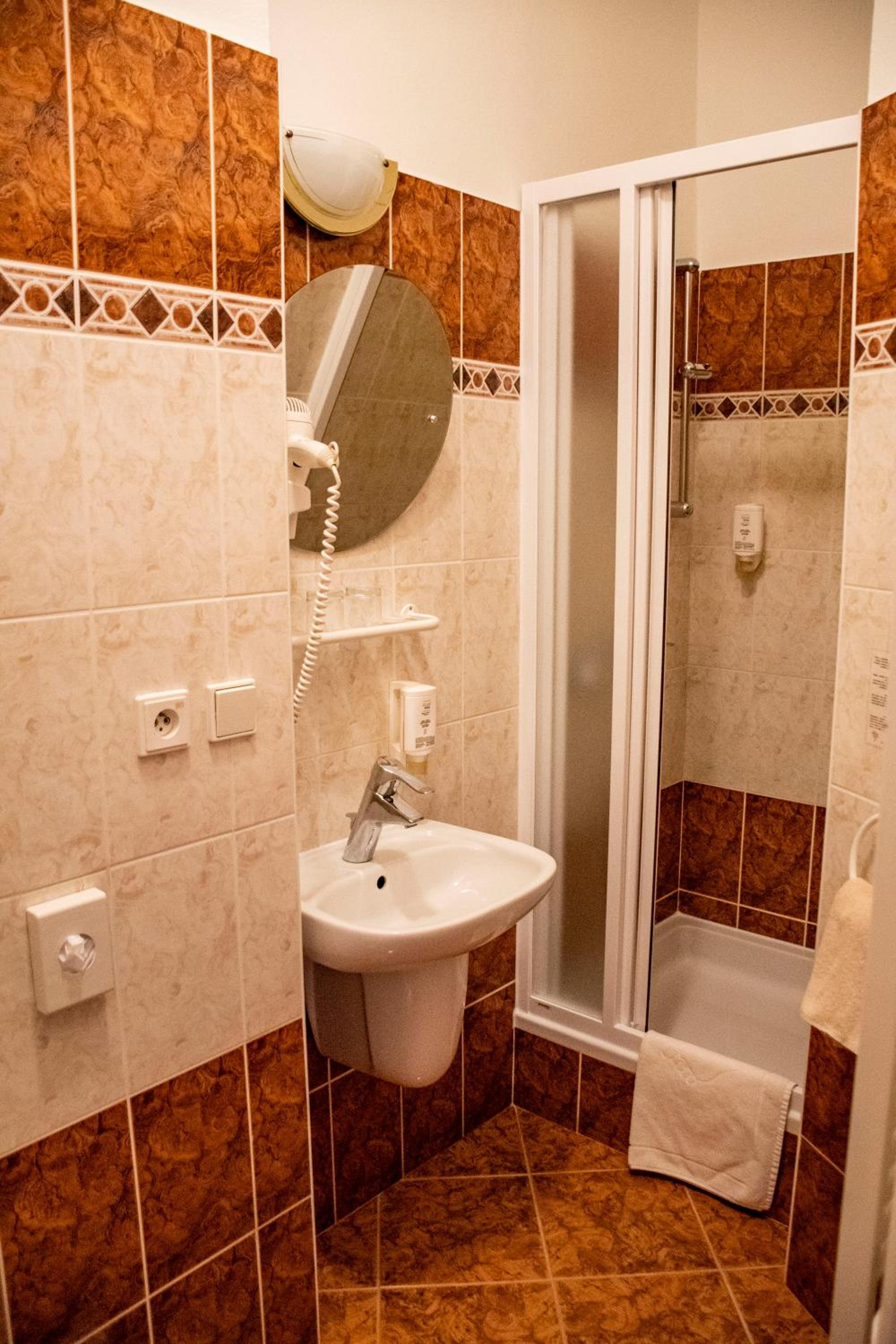 Double or Twin Room photo 3