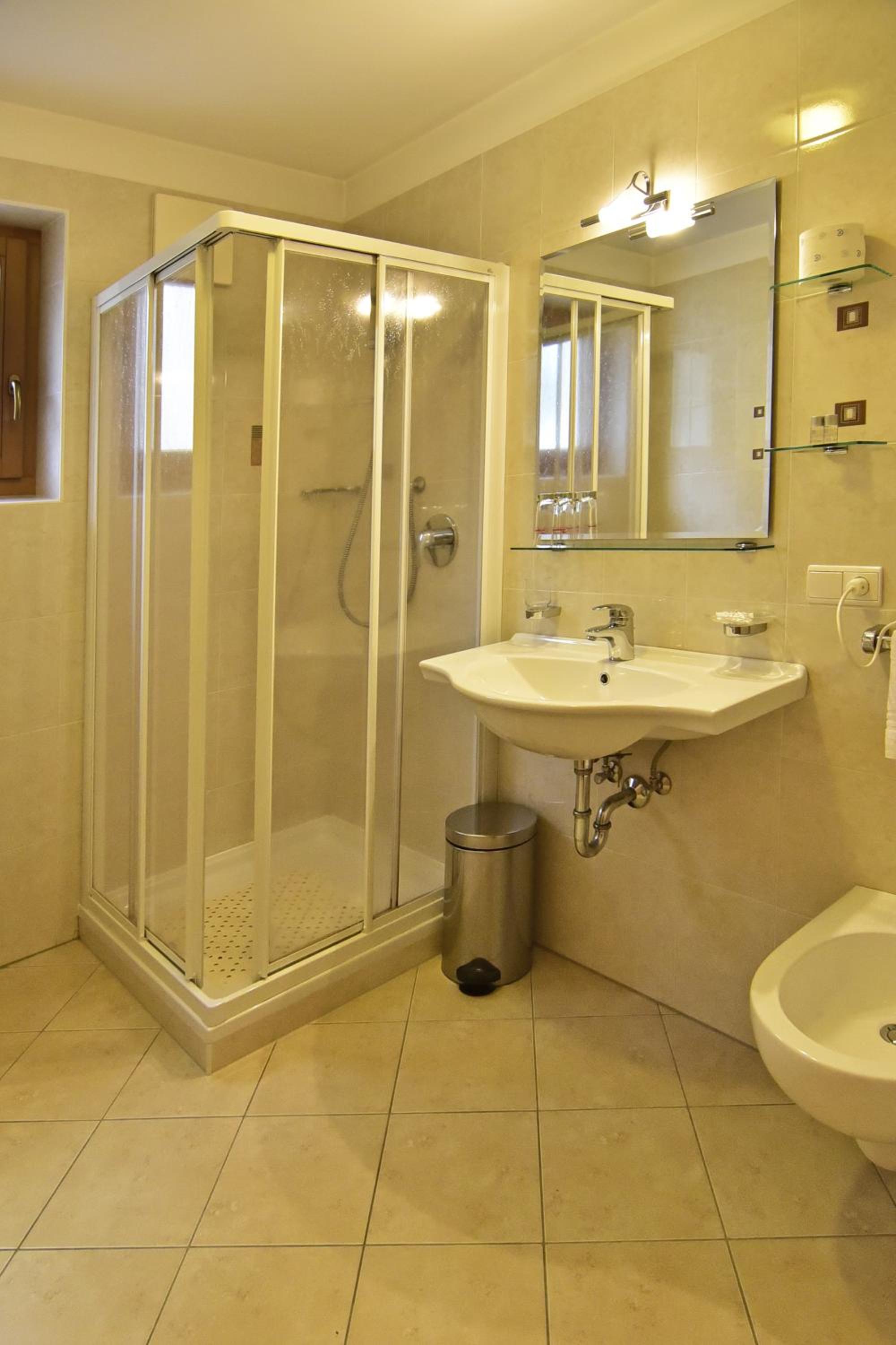 Double Room - Disability Access photo 3
