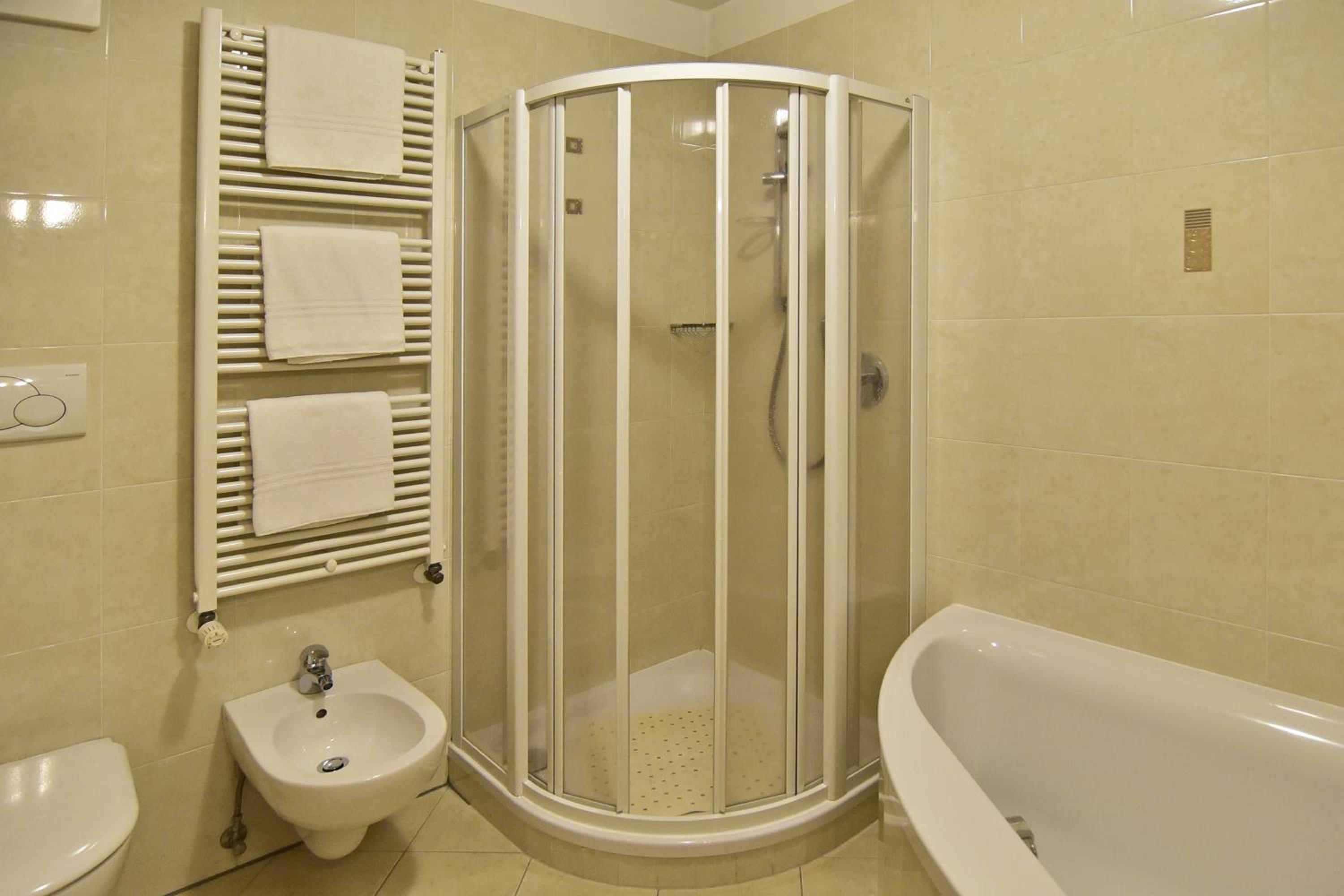 Large Double Room photo 2