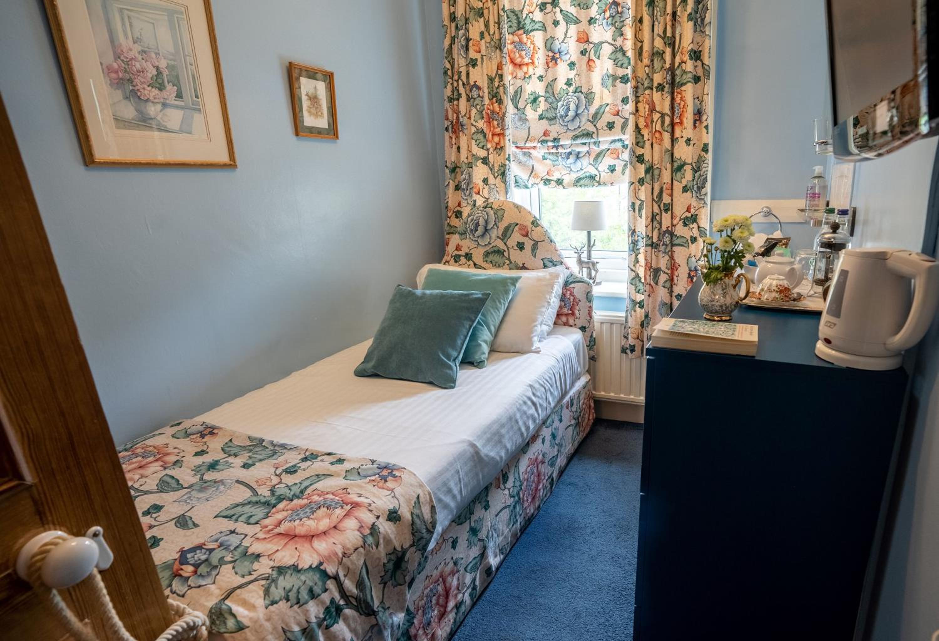 Single Room with Private External Bathroom photo 2