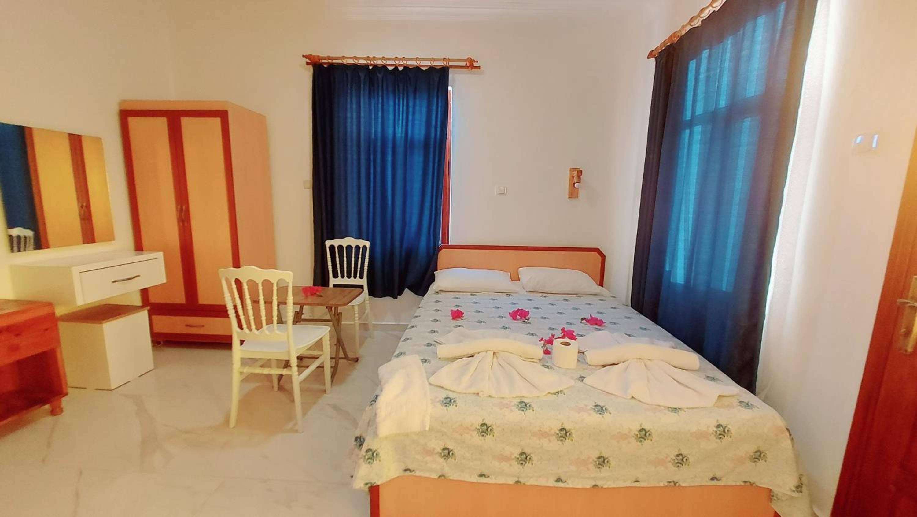 Double or Twin Room photo 3