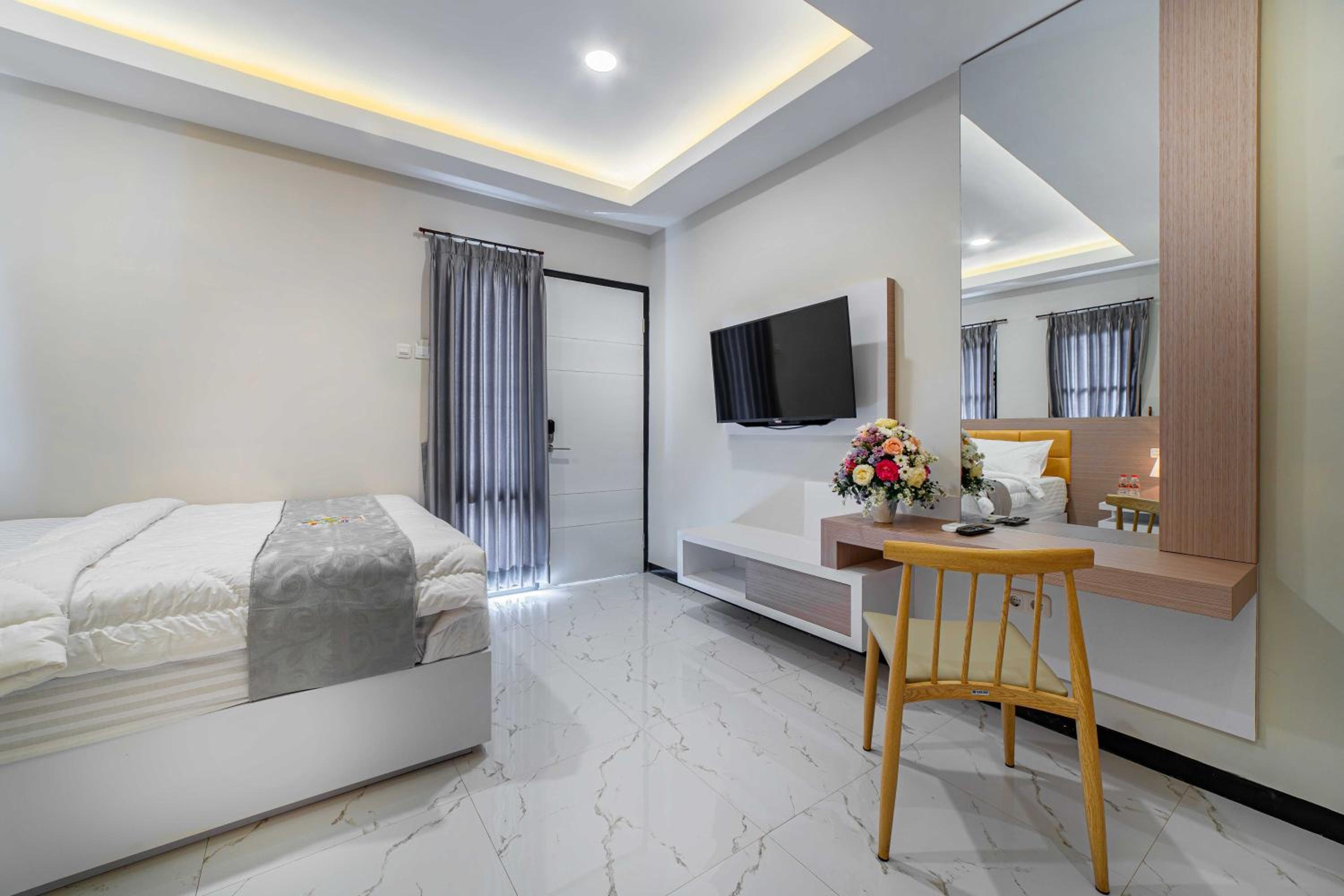 Suite - Photo 3