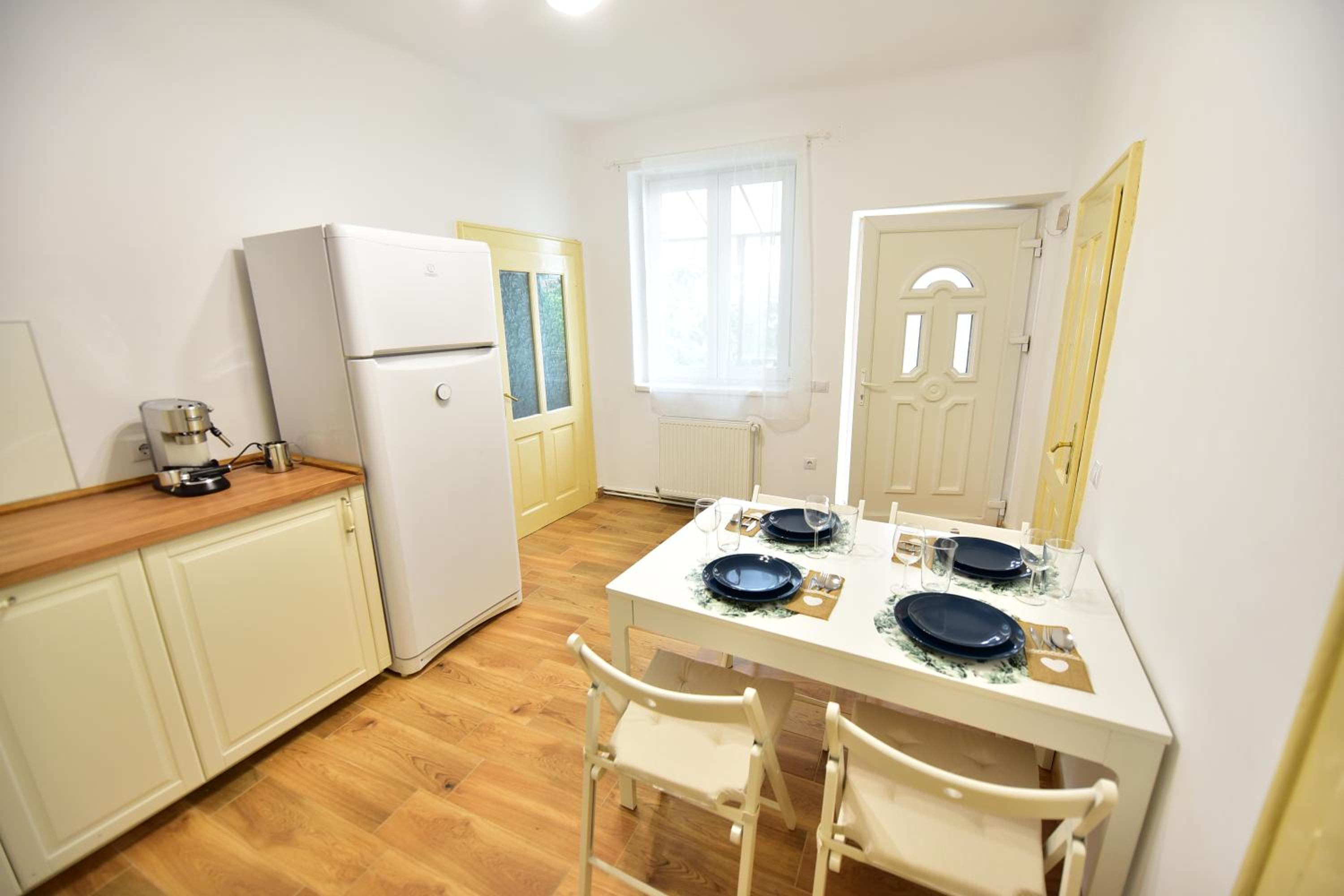 One-Bedroom House - Photo 22