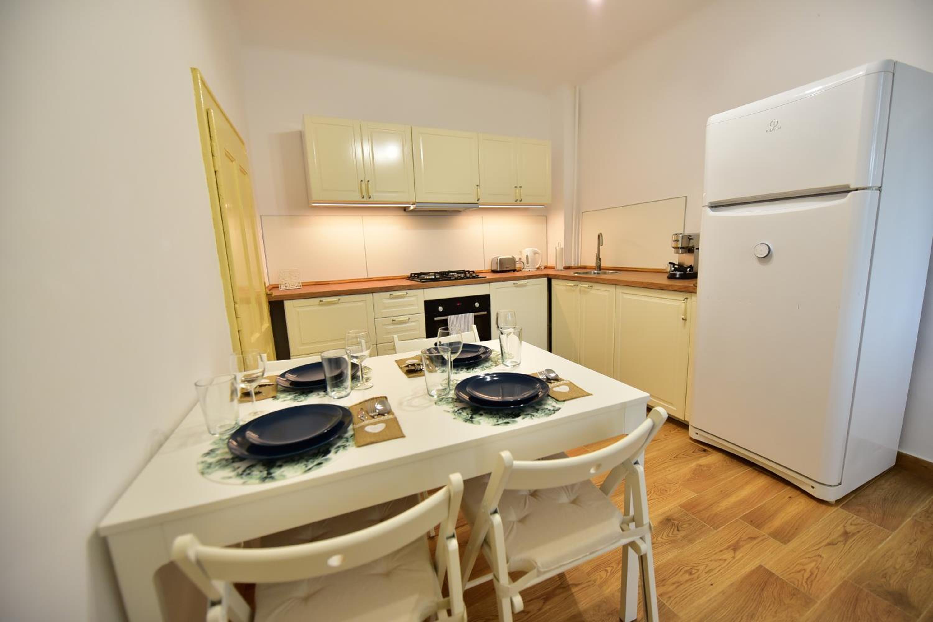 One-Bedroom House - Photo 28