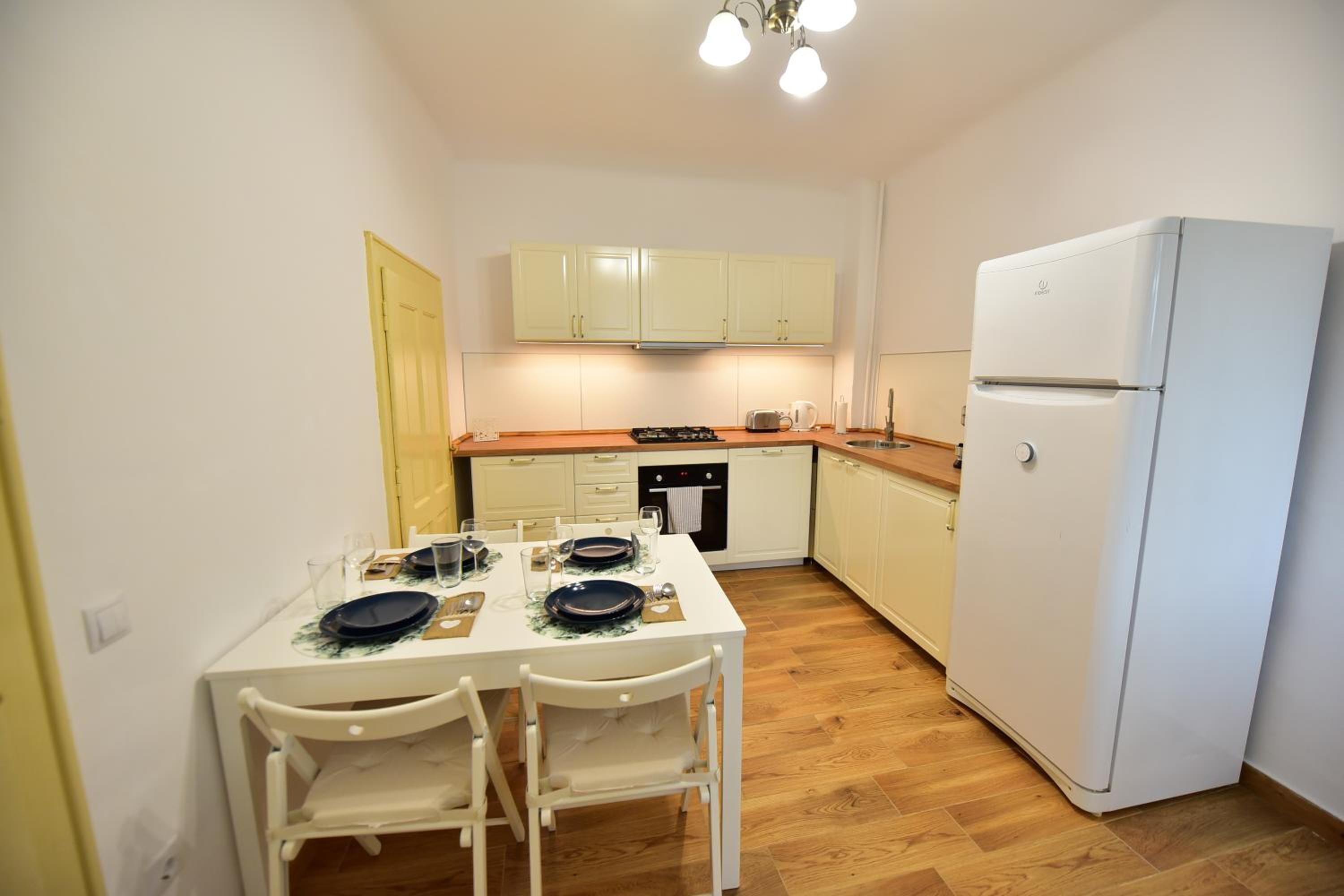 One-Bedroom House - Photo 29