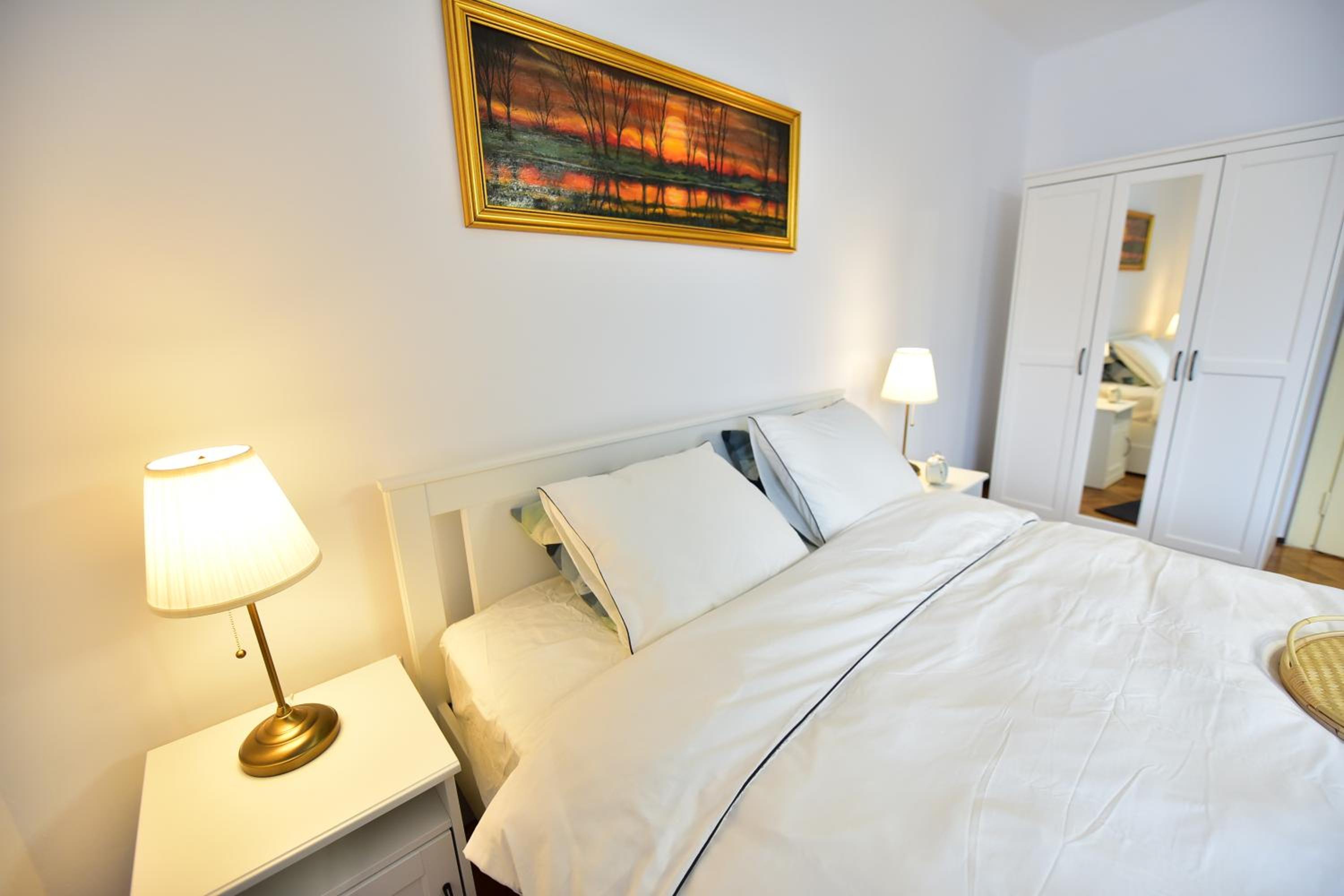 One-Bedroom House - Photo 36