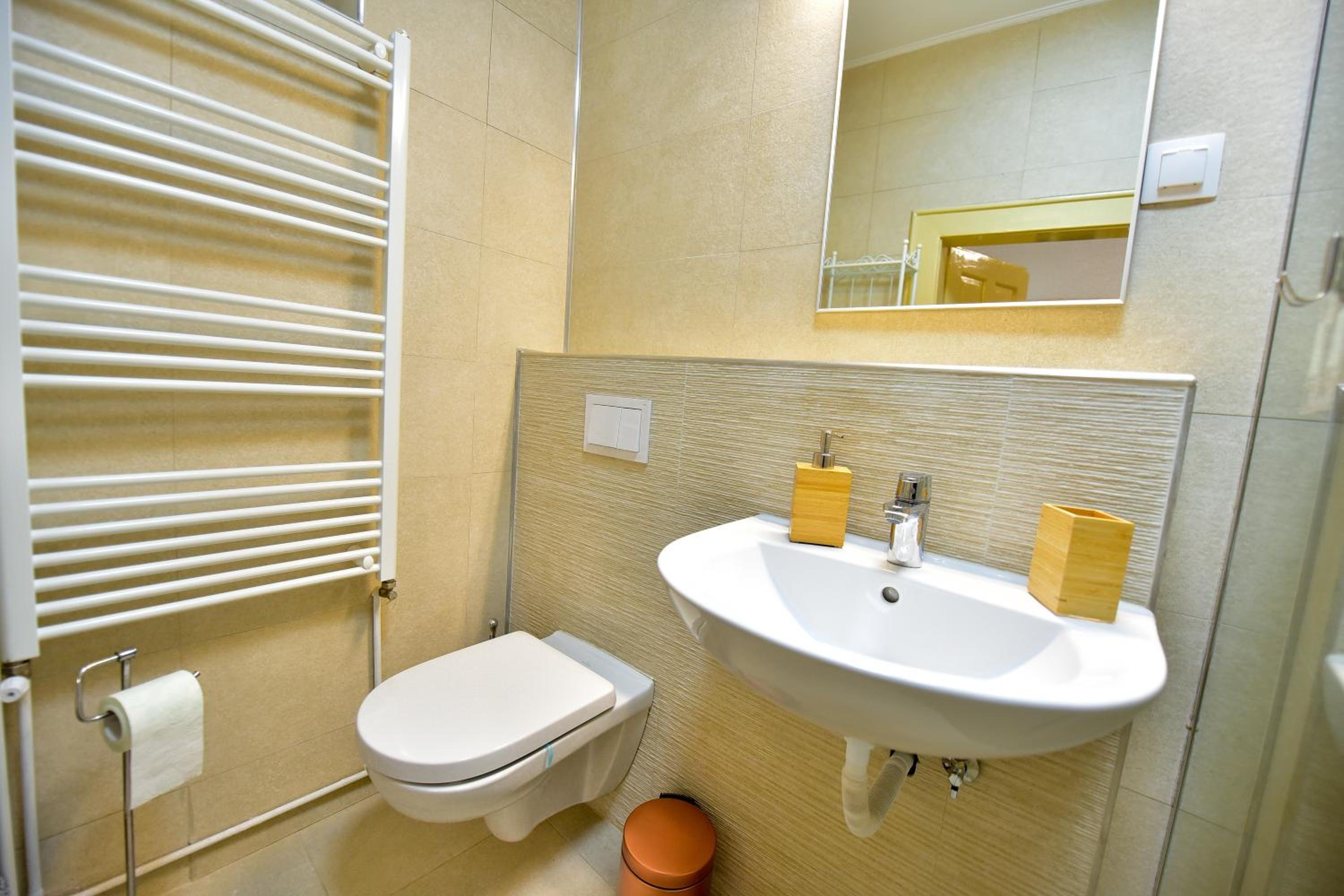 One-Bedroom House - Photo 3
