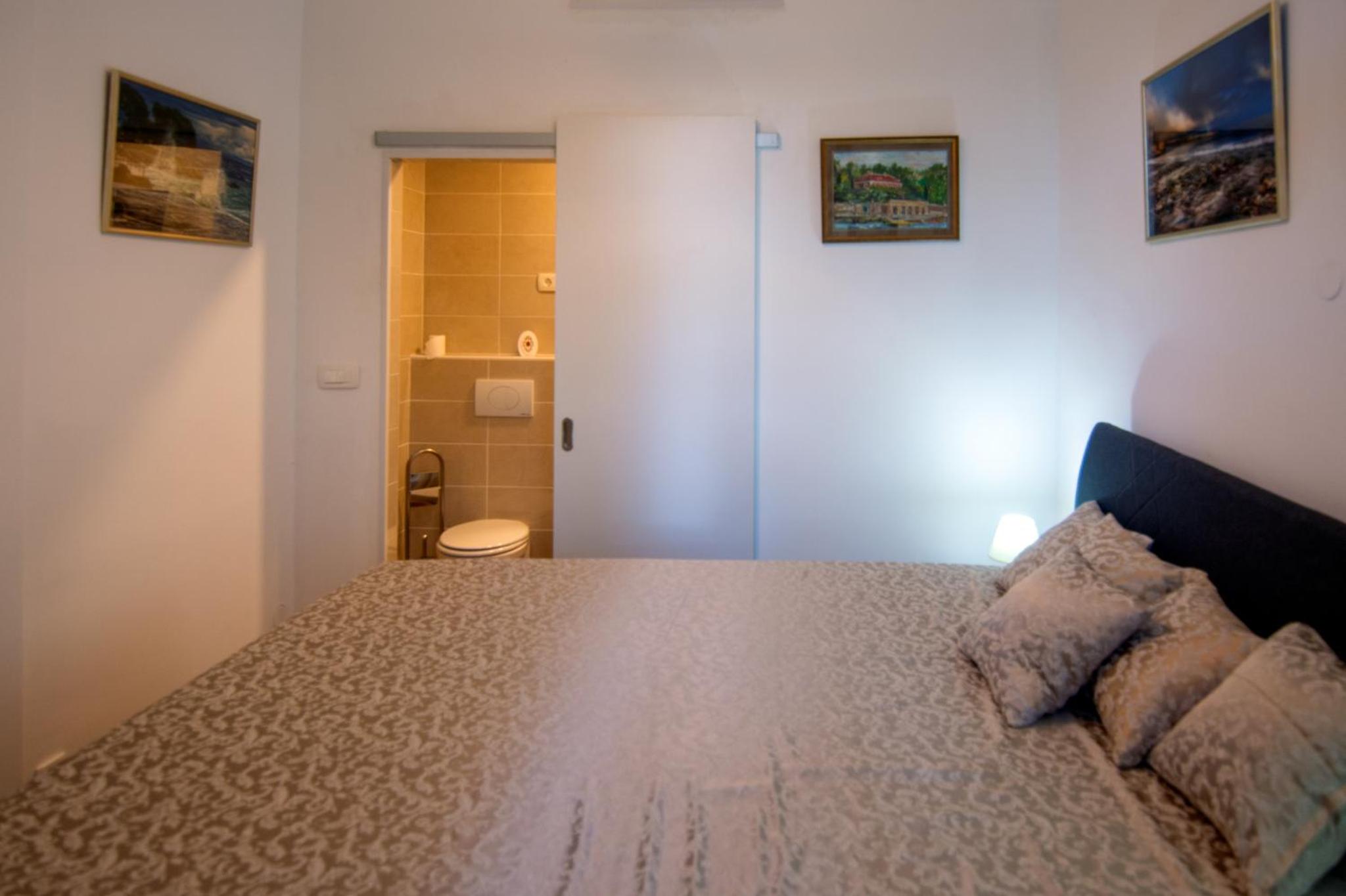 Double Room - Photo 5