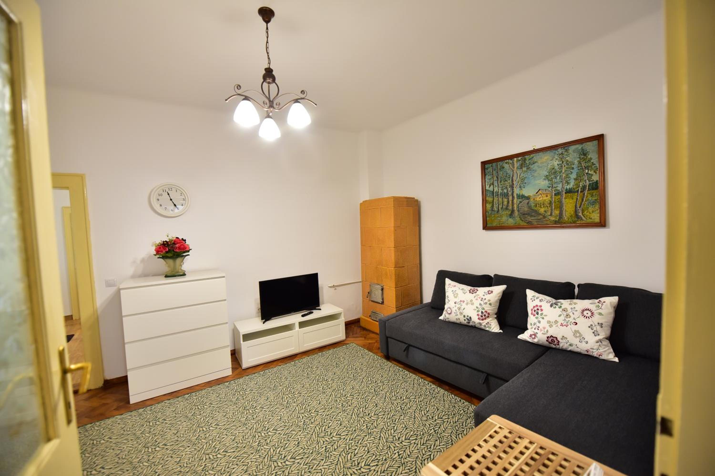 One-Bedroom House - Photo 11