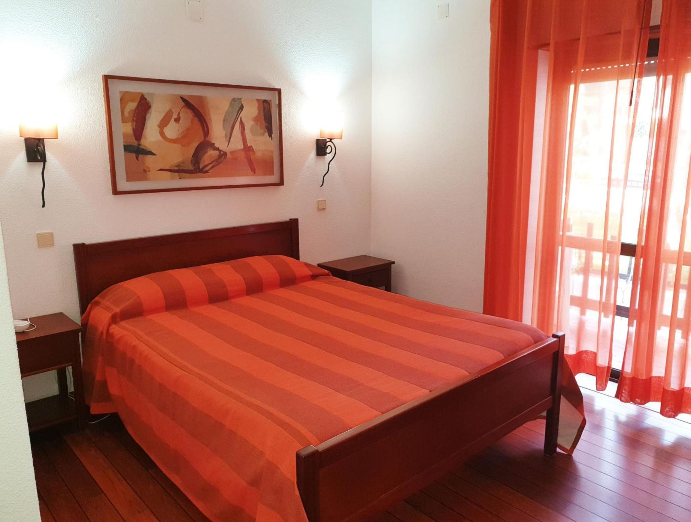 Double Room with Balcony - Photo 5