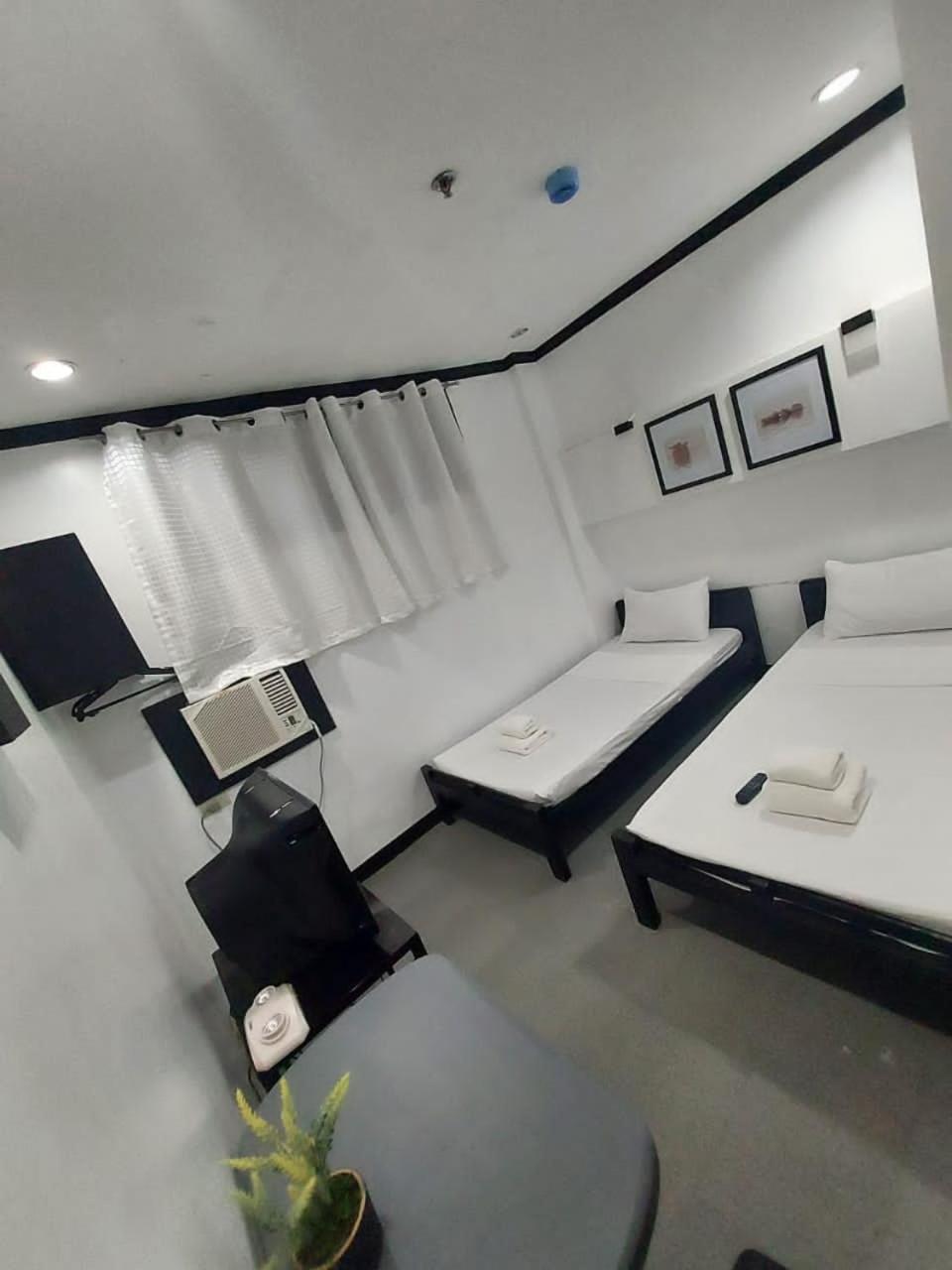 Budget Twin Room - Photo 1