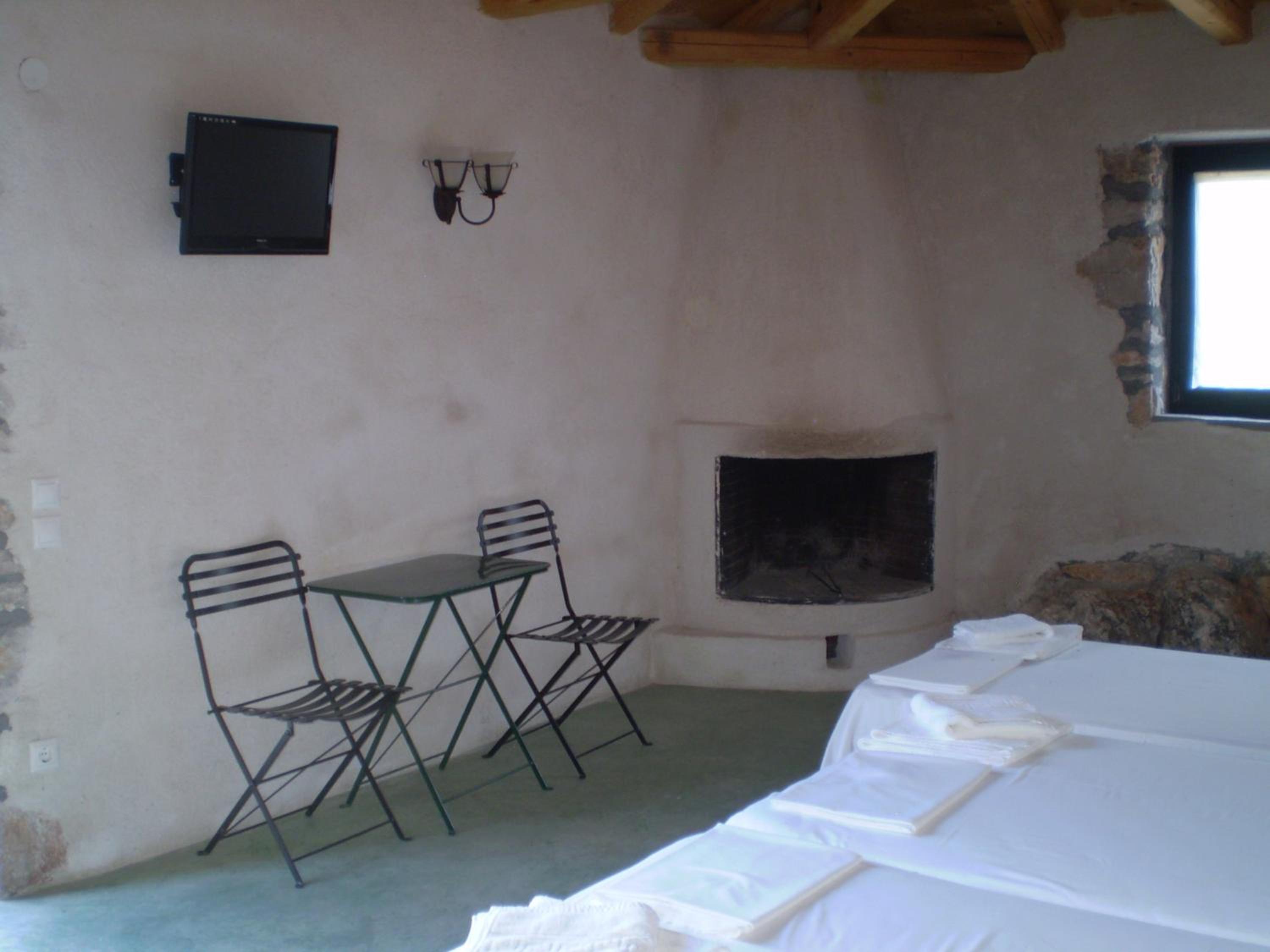 Deluxe King Room - Photo 1